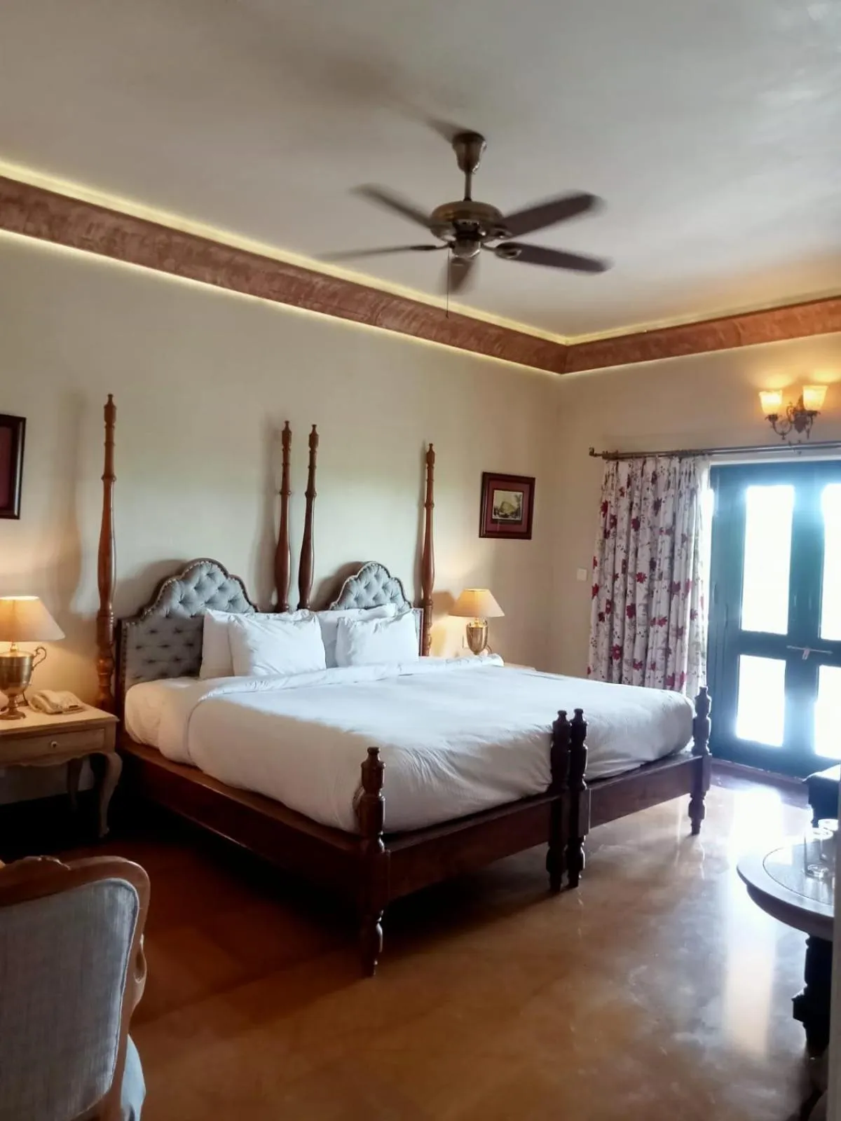 Bed in Juna Mahal Jungle Resort Ranthambore