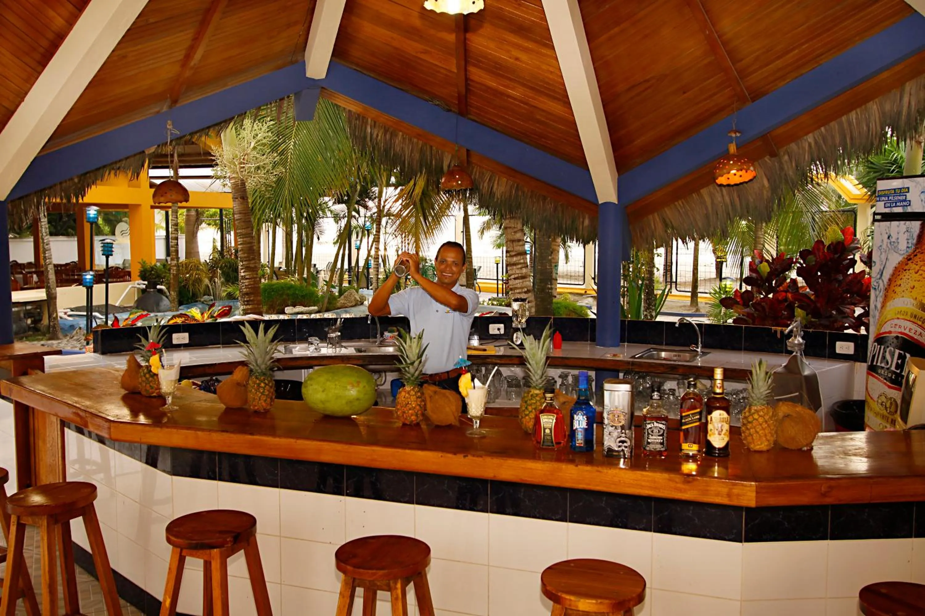 People in Hotel Club del Sol