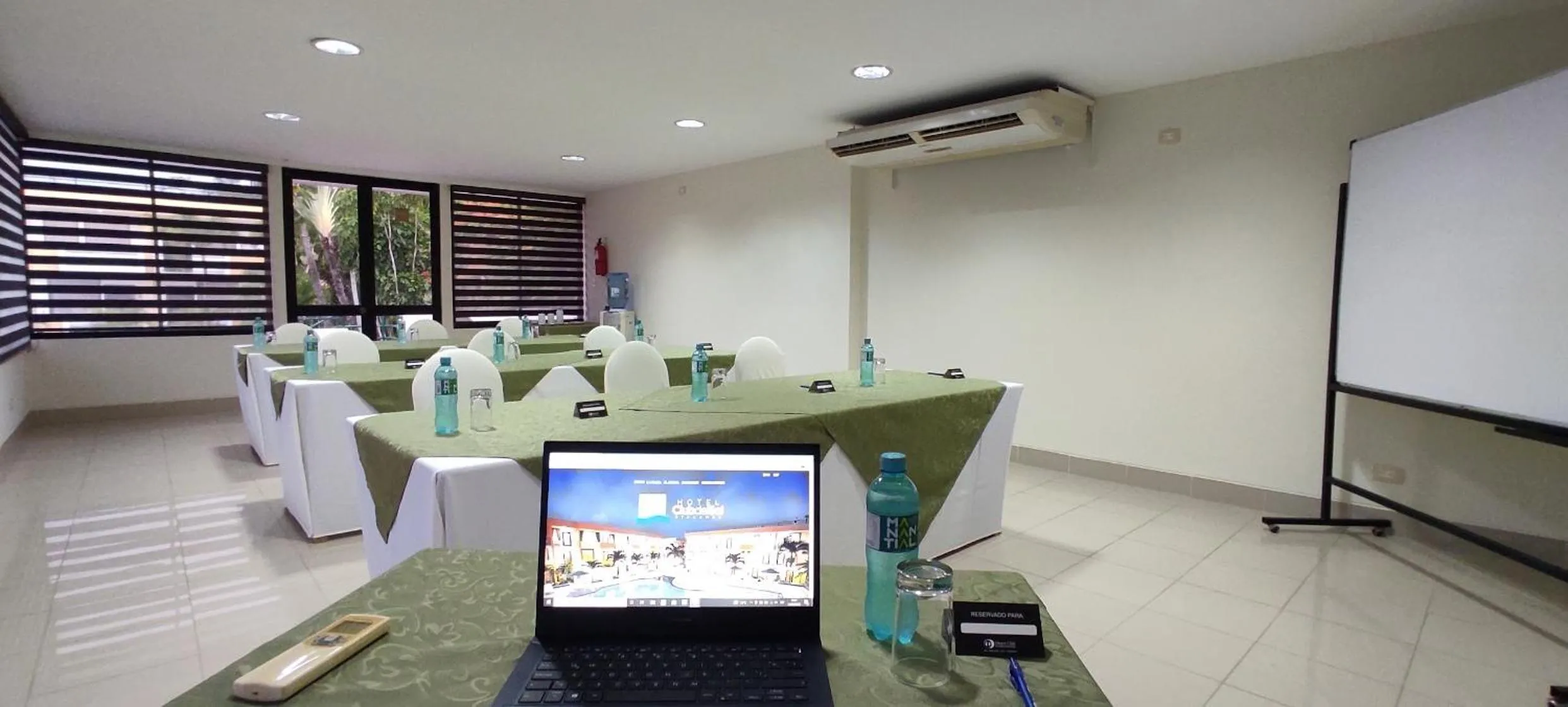 TV and multimedia in Hotel Club del Sol