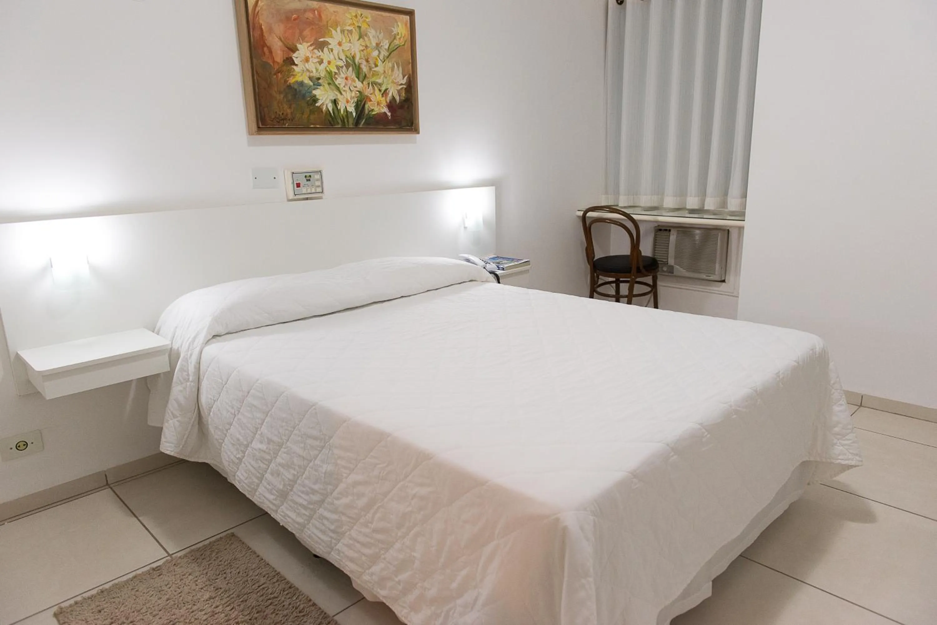 Bathroom, Bed in Hotel Pousada Ourinhos