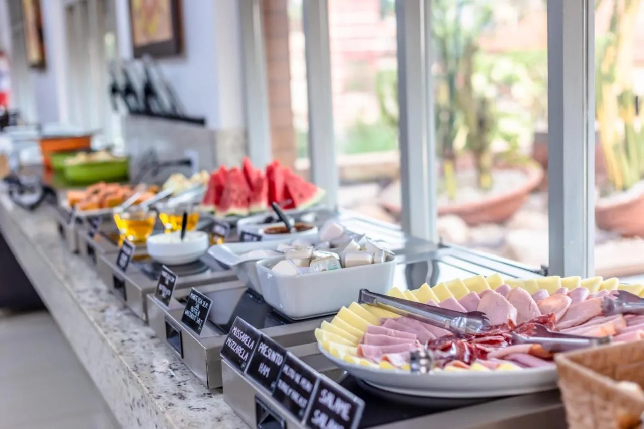 Continental breakfast in Hotel Pousada Ourinhos