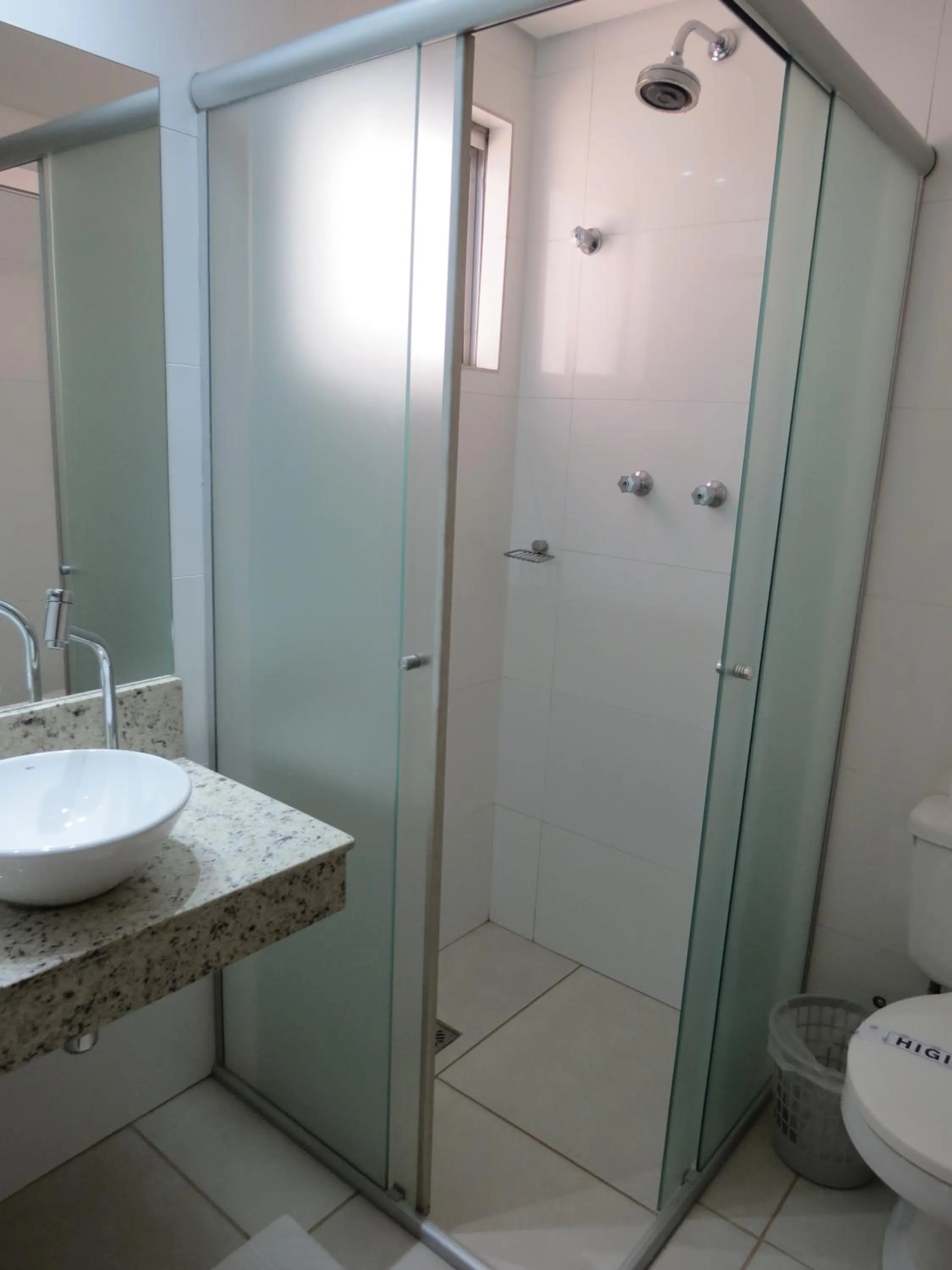 Bathroom in Hotel Pousada Ourinhos