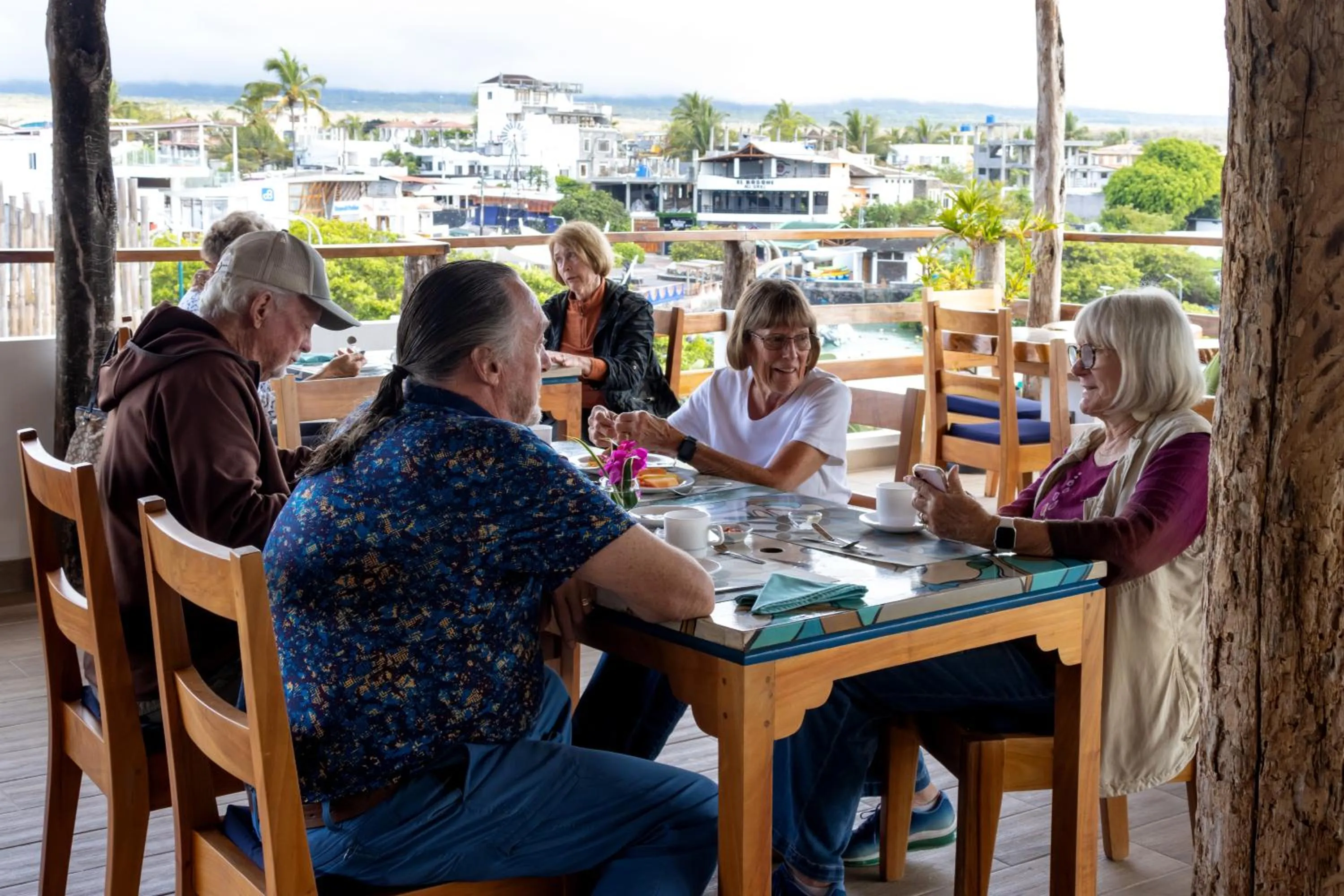 Restaurant/places to eat in Plaza Luna Suites