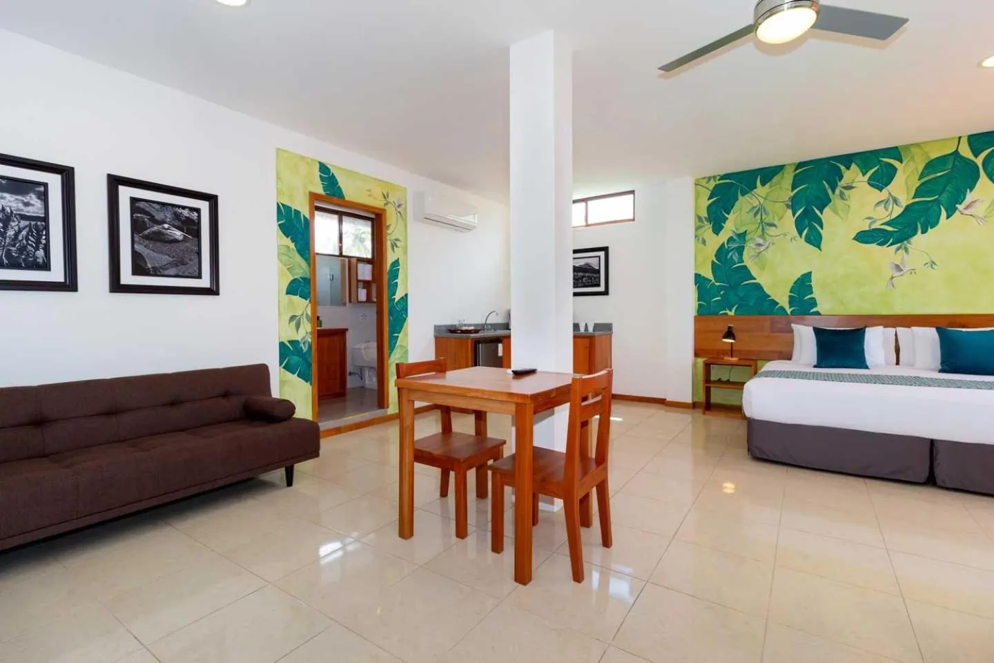 Bedroom, Bed in Plaza Luna Suites