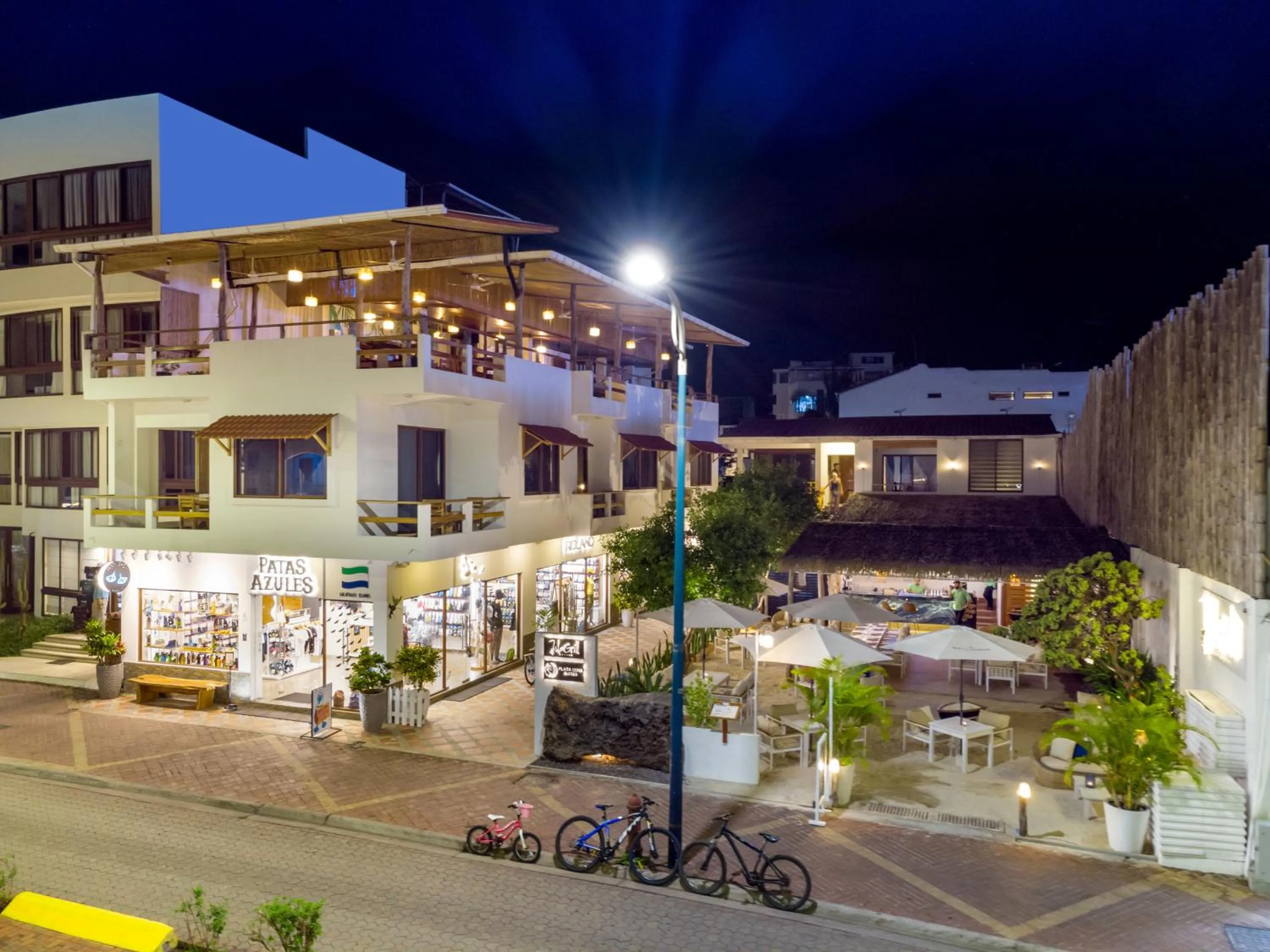 Property building in Plaza Luna Suites