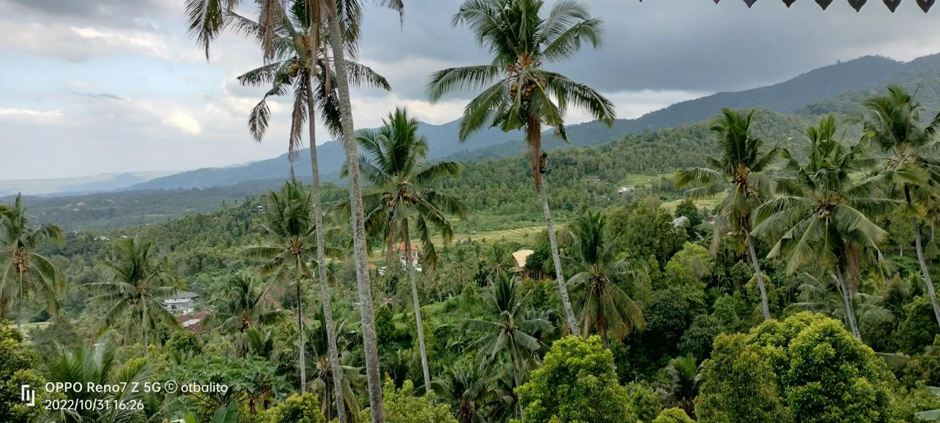 Mountain view in D'kailash Retreat