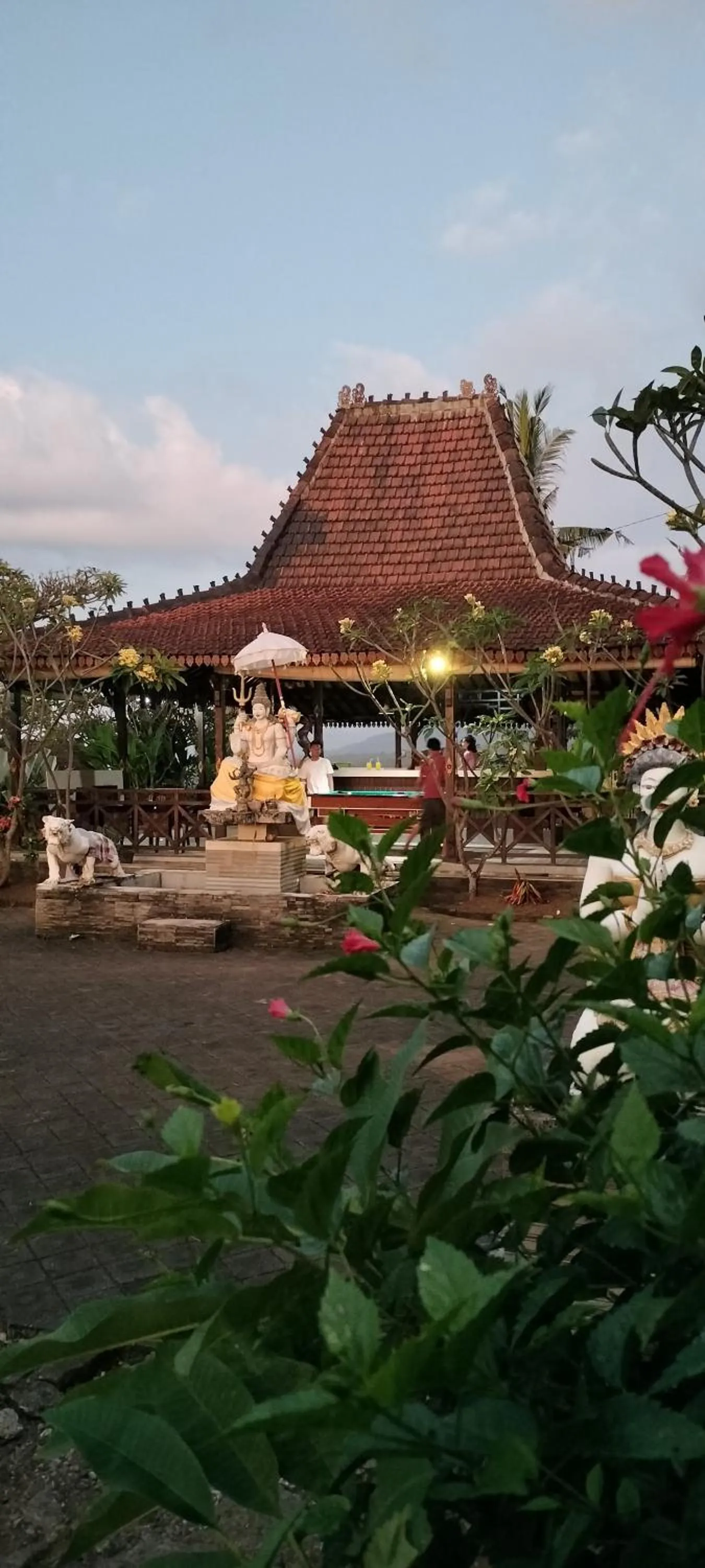 Property building in D'kailash Retreat