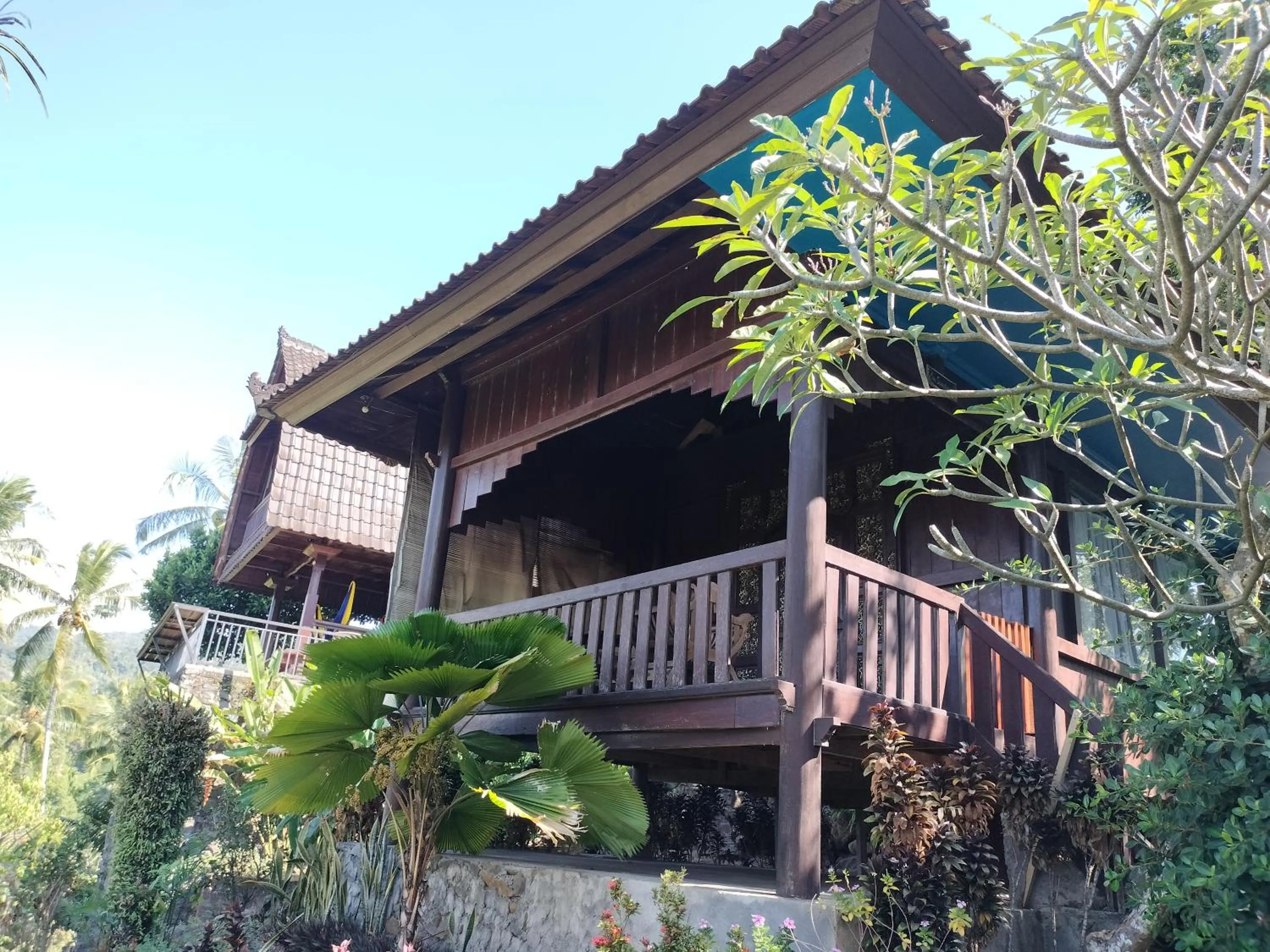 Property building in D'kailash Retreat