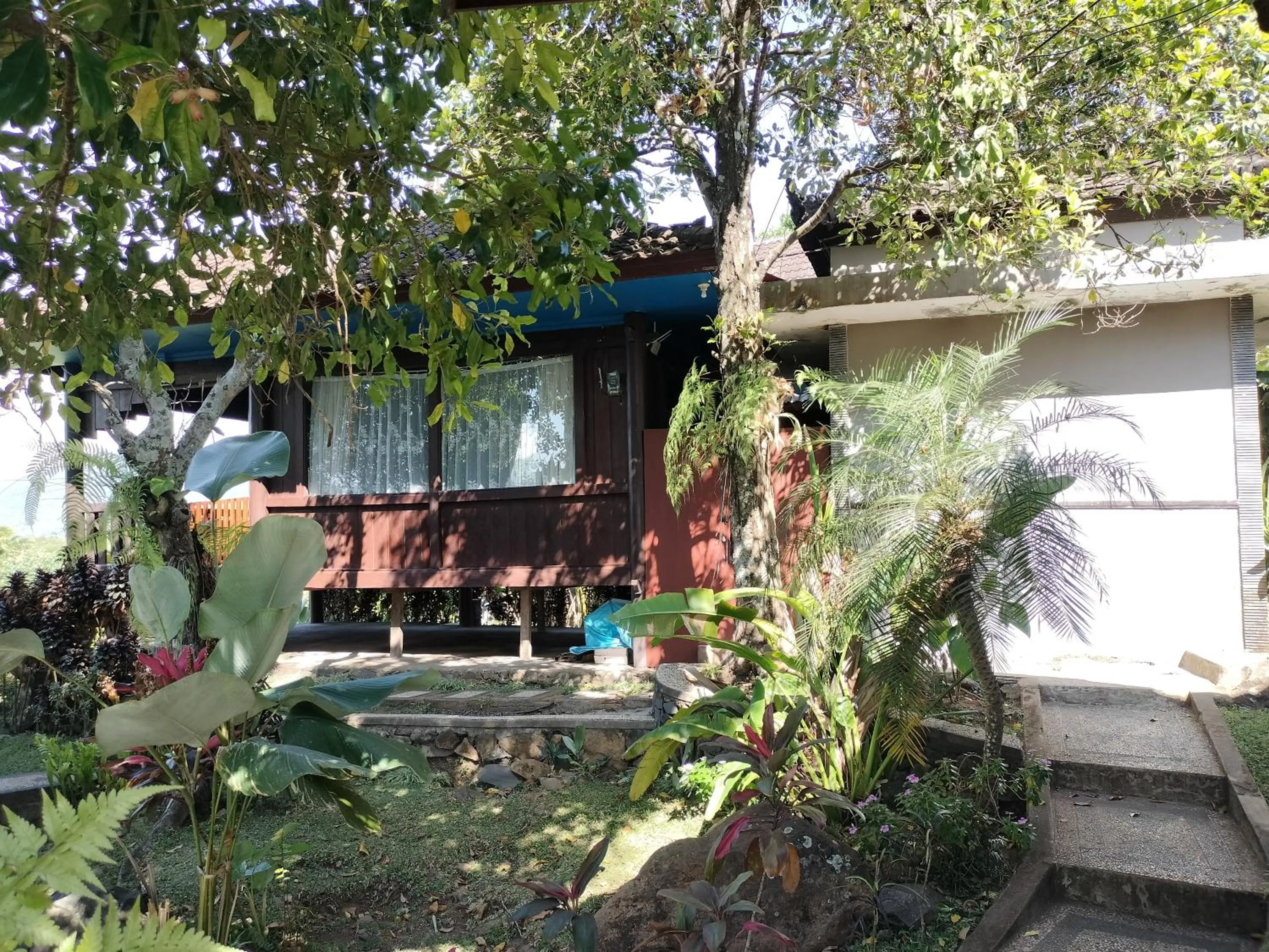 Property building in D'kailash Retreat