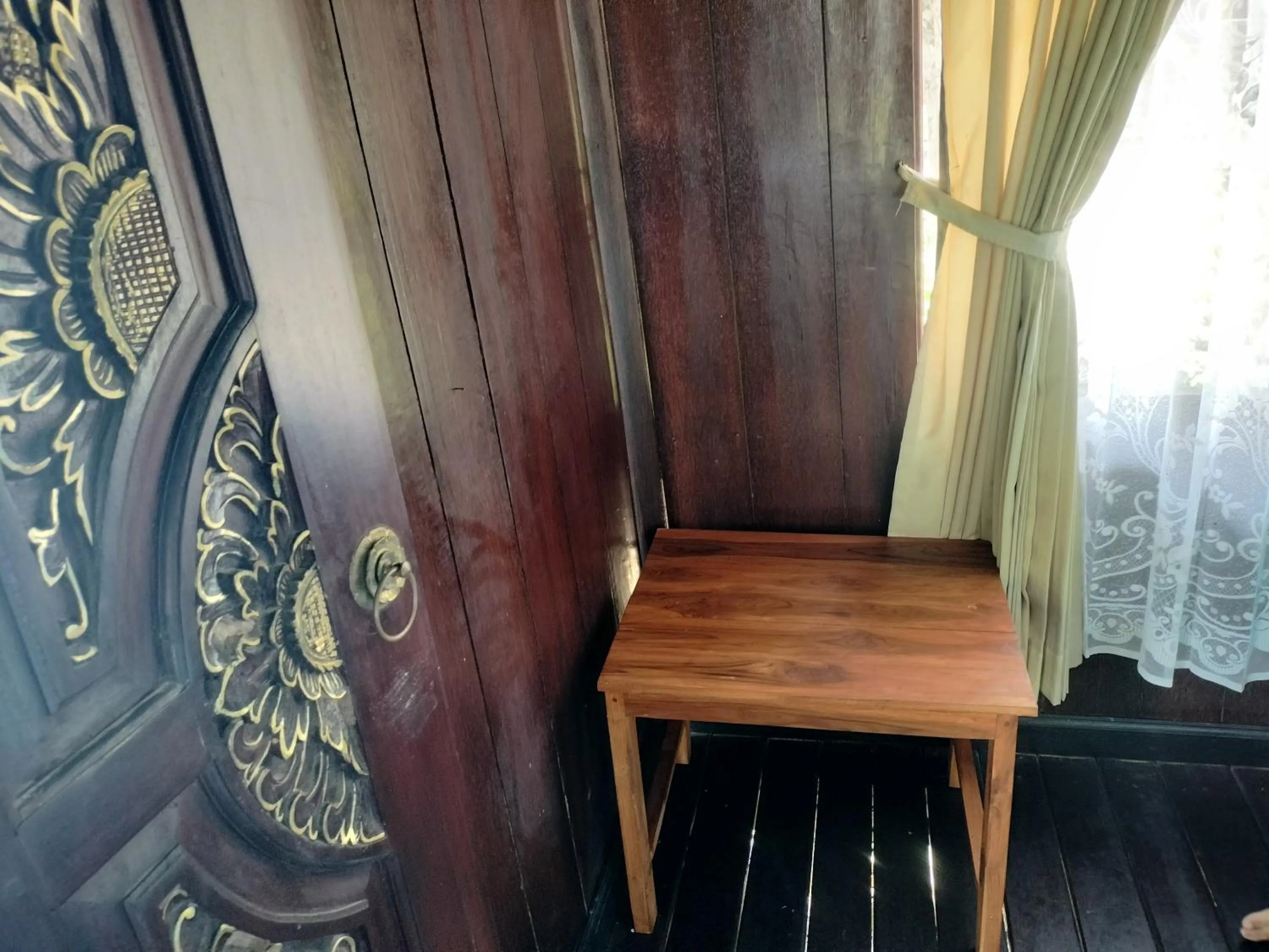 hair dresser in D'kailash Retreat