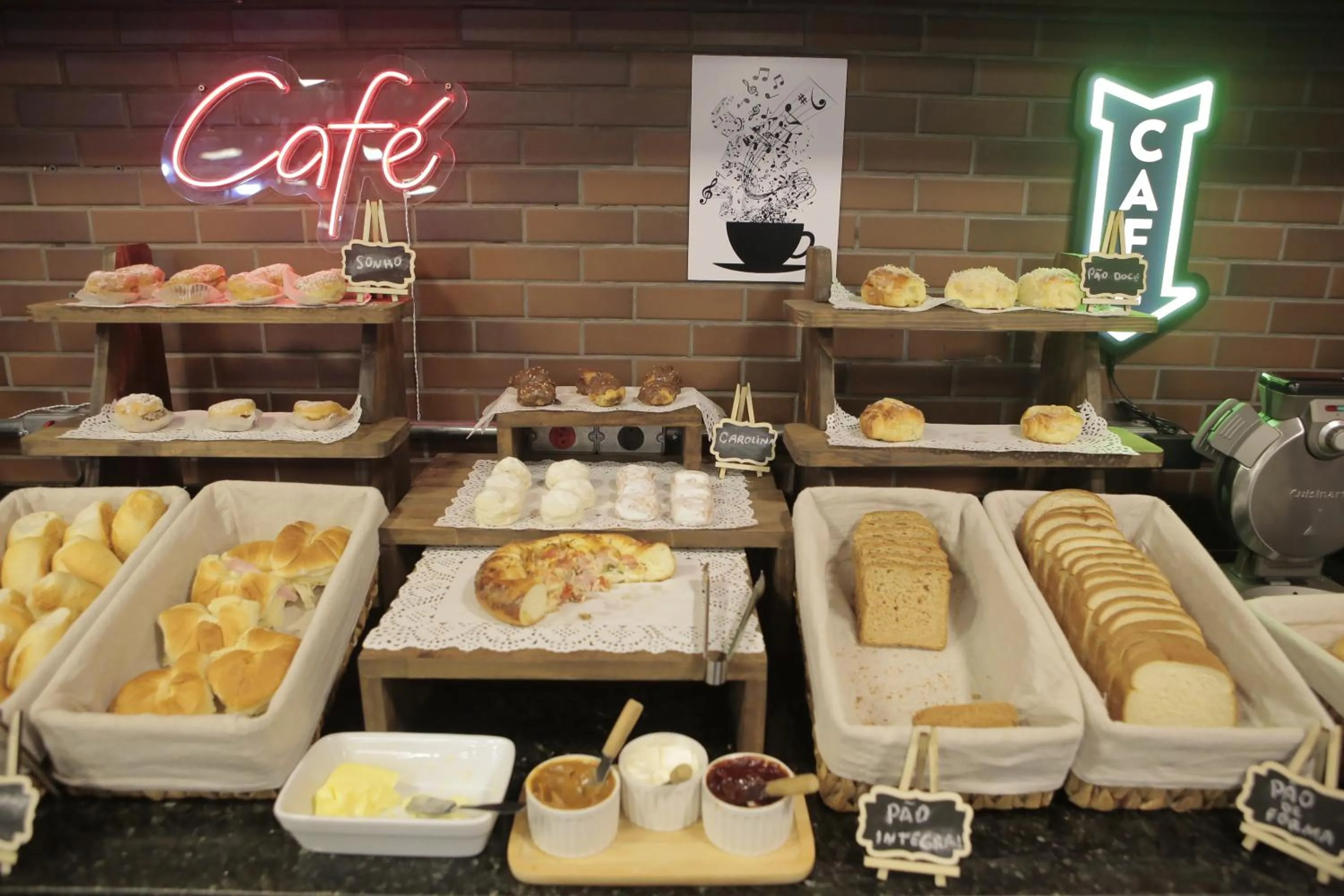 Breakfast in eSuites Sorocaba