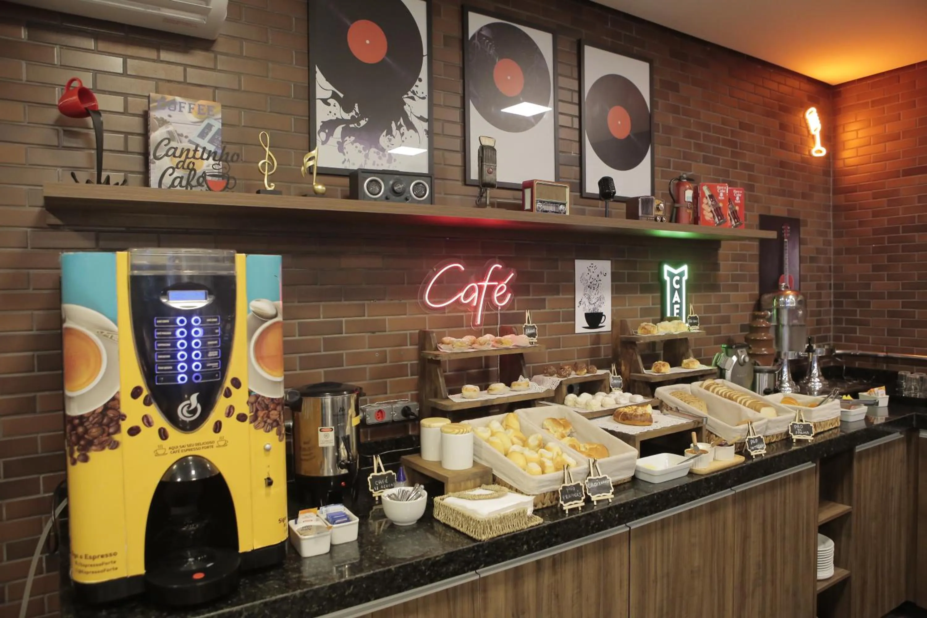 Breakfast in eSuites Sorocaba