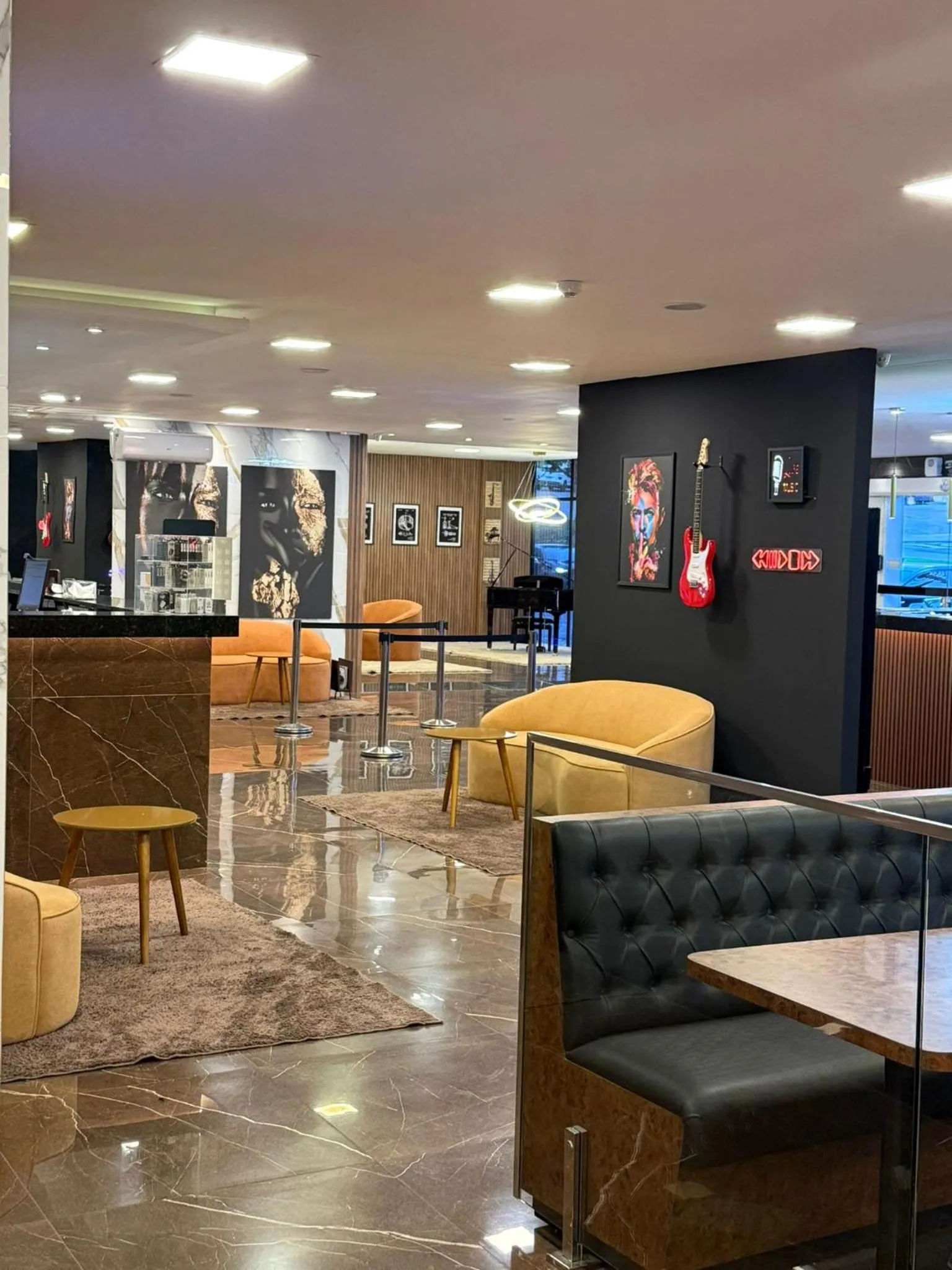 Lobby or reception in eSuites Sorocaba