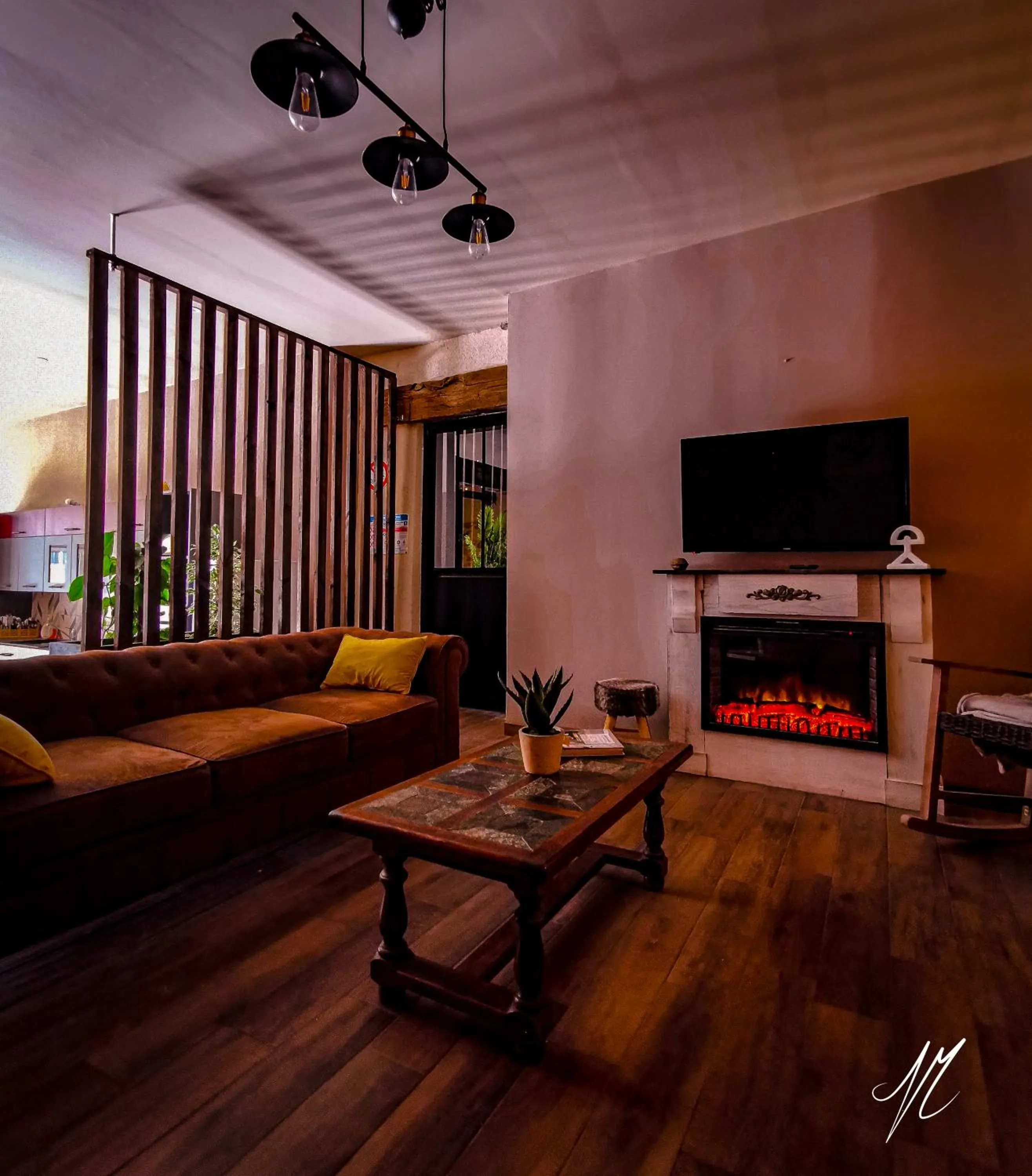 Communal lounge/ TV room in LA GRANGE DES FRANGINES