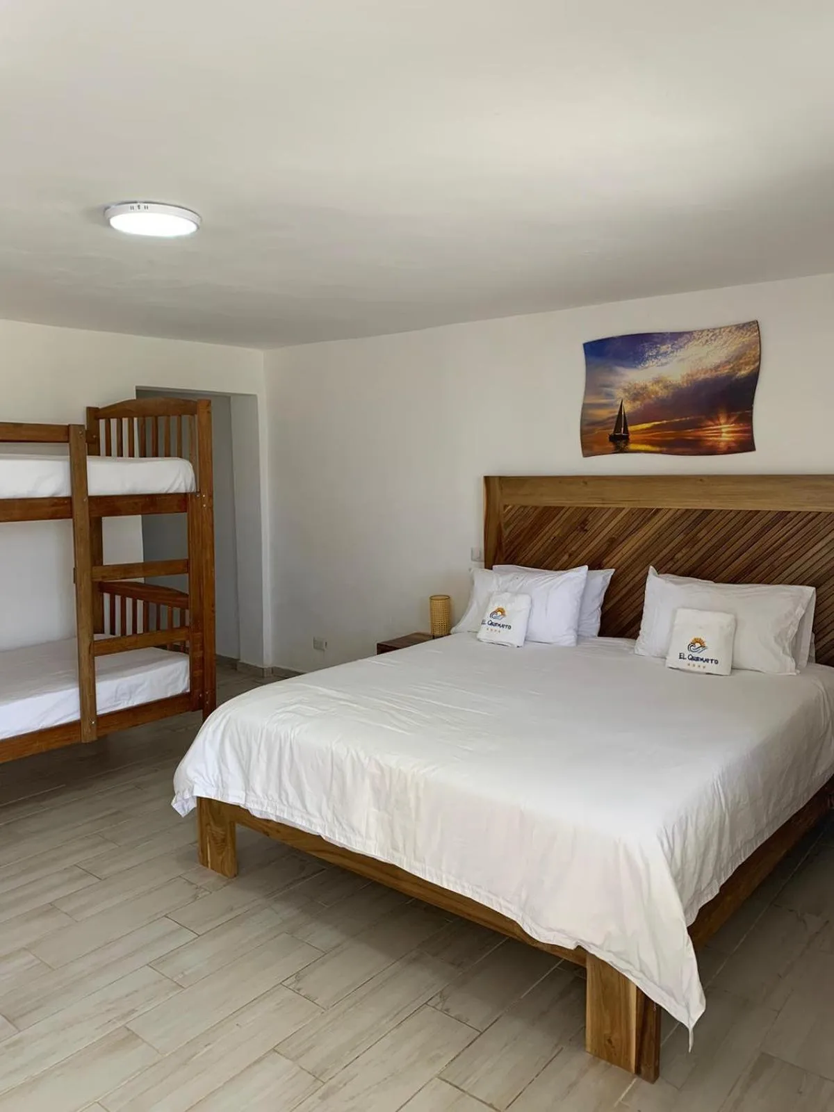 Photo of the whole room, Bed in Hotel El Quemaito - Luxury Oceanfront Retreat