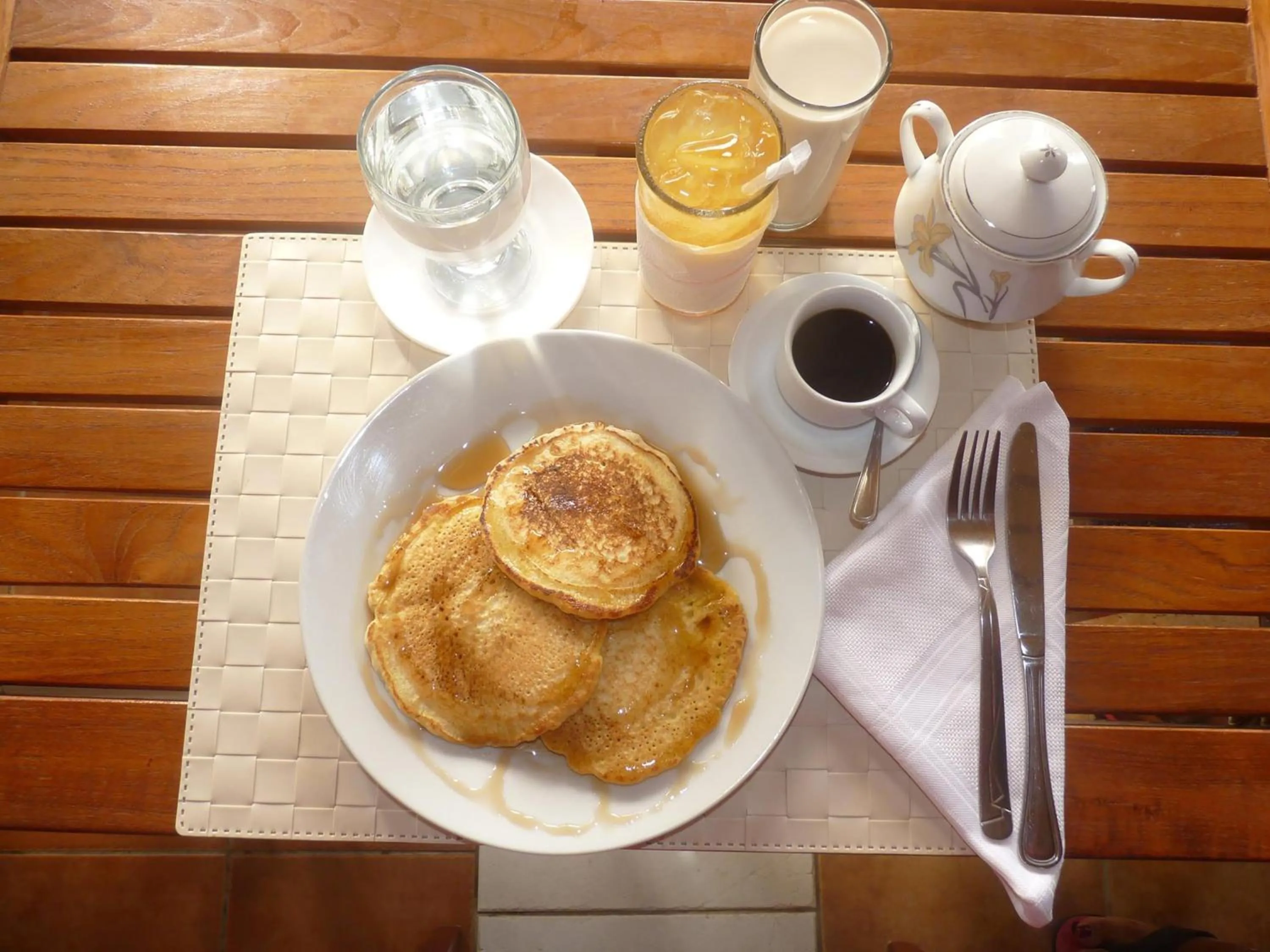 Restaurant/places to eat in Hotel El Quemaito - Luxury Oceanfront Retreat