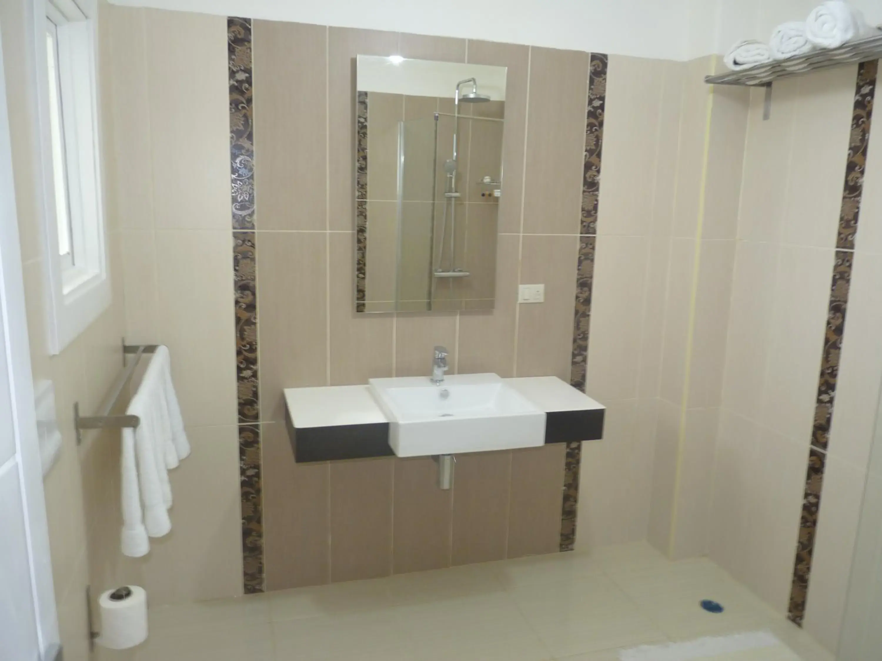 Deluxe Family Room in Hotel El Quemaito - Luxury Oceanfront Retreat Deluxe Family Room in Hotel El Quemaito - Luxury Oceanfront Retreat