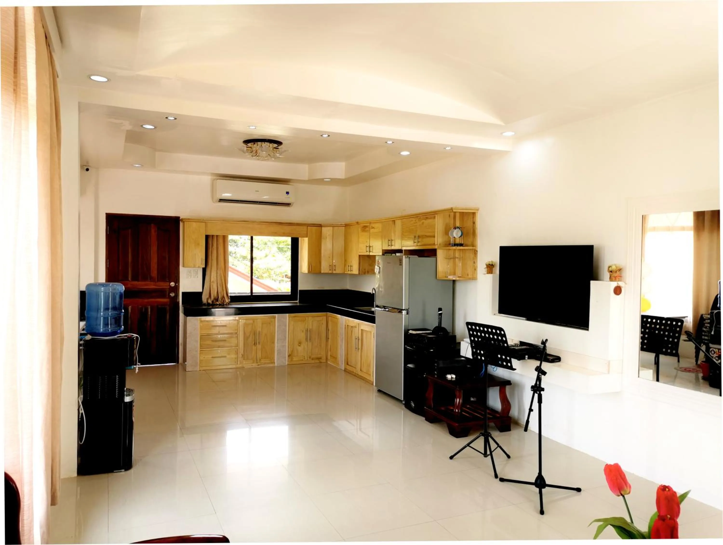 Living room in Bountiful Inn