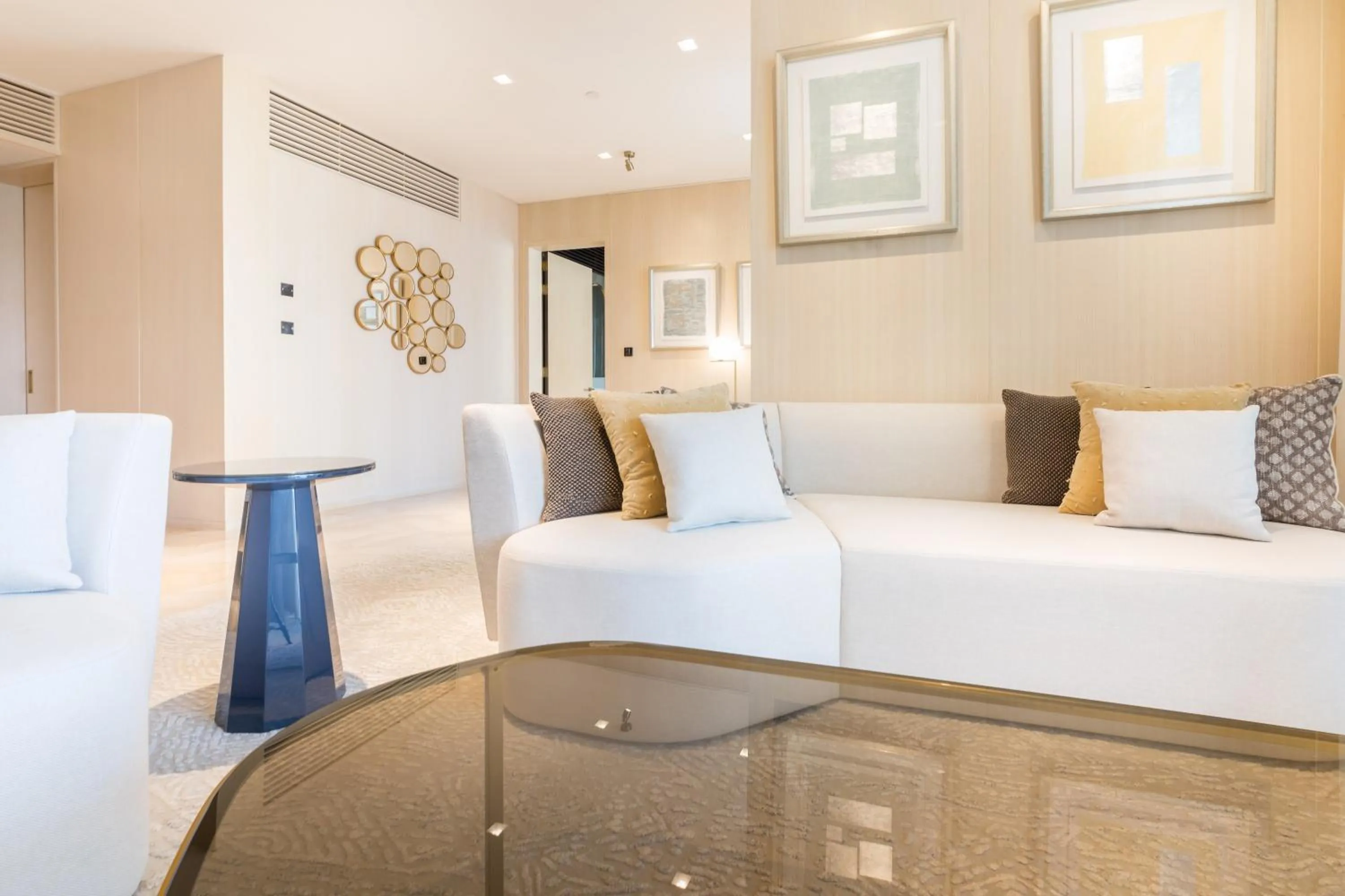 Living room in Maison Privee - Luxury Sea View Apt in FIVE Resort on The Palm