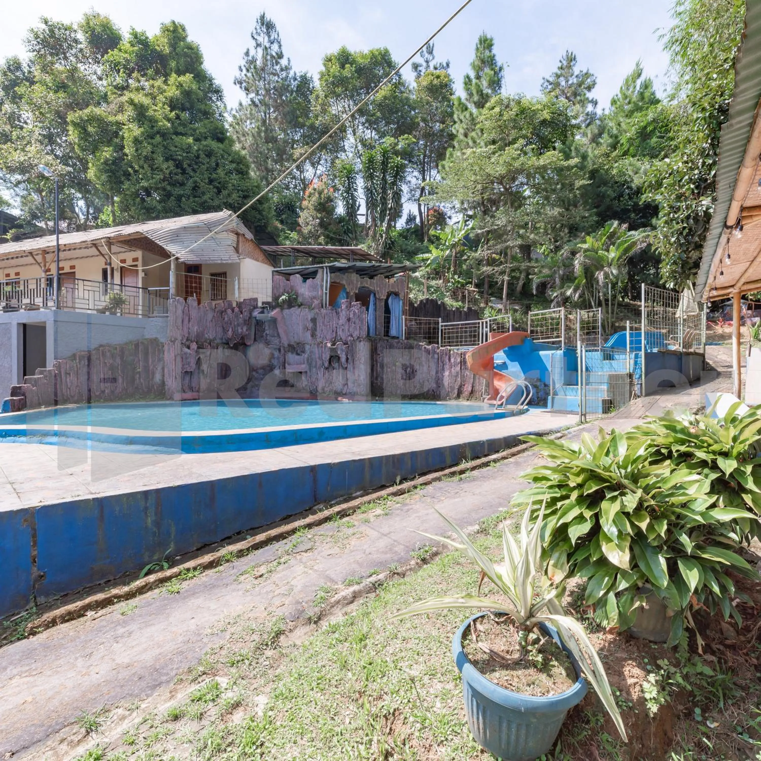 Swimming pool in Pesona Endah Alam Hijau Wanayasa RedPartner