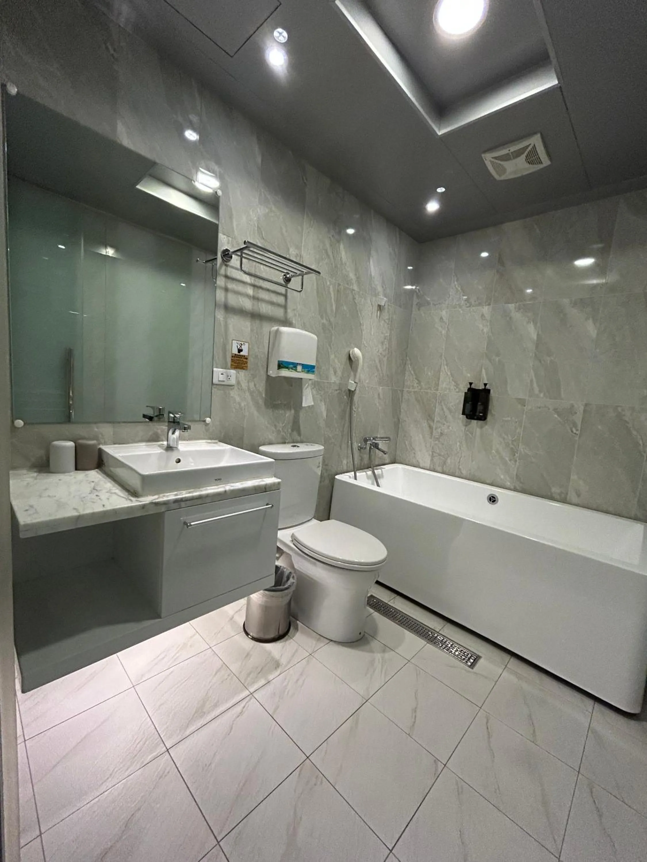 Shower in Benz Hotel