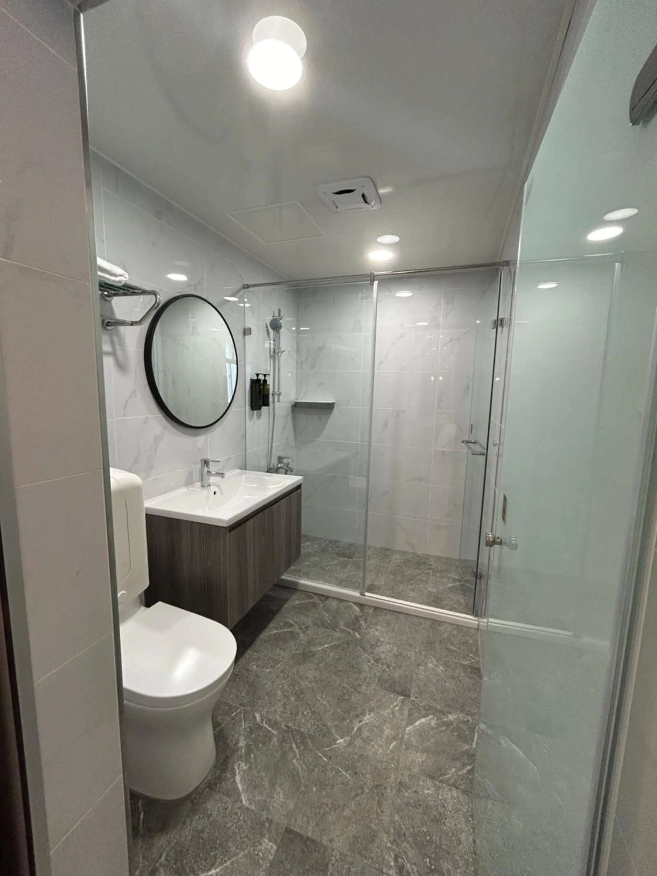 Shower in Benz Hotel