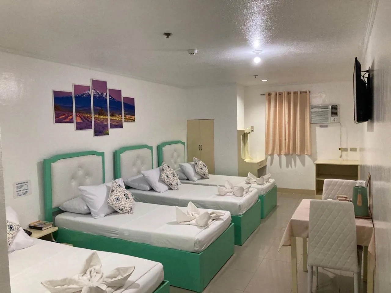 Bed in Demiren Hotel