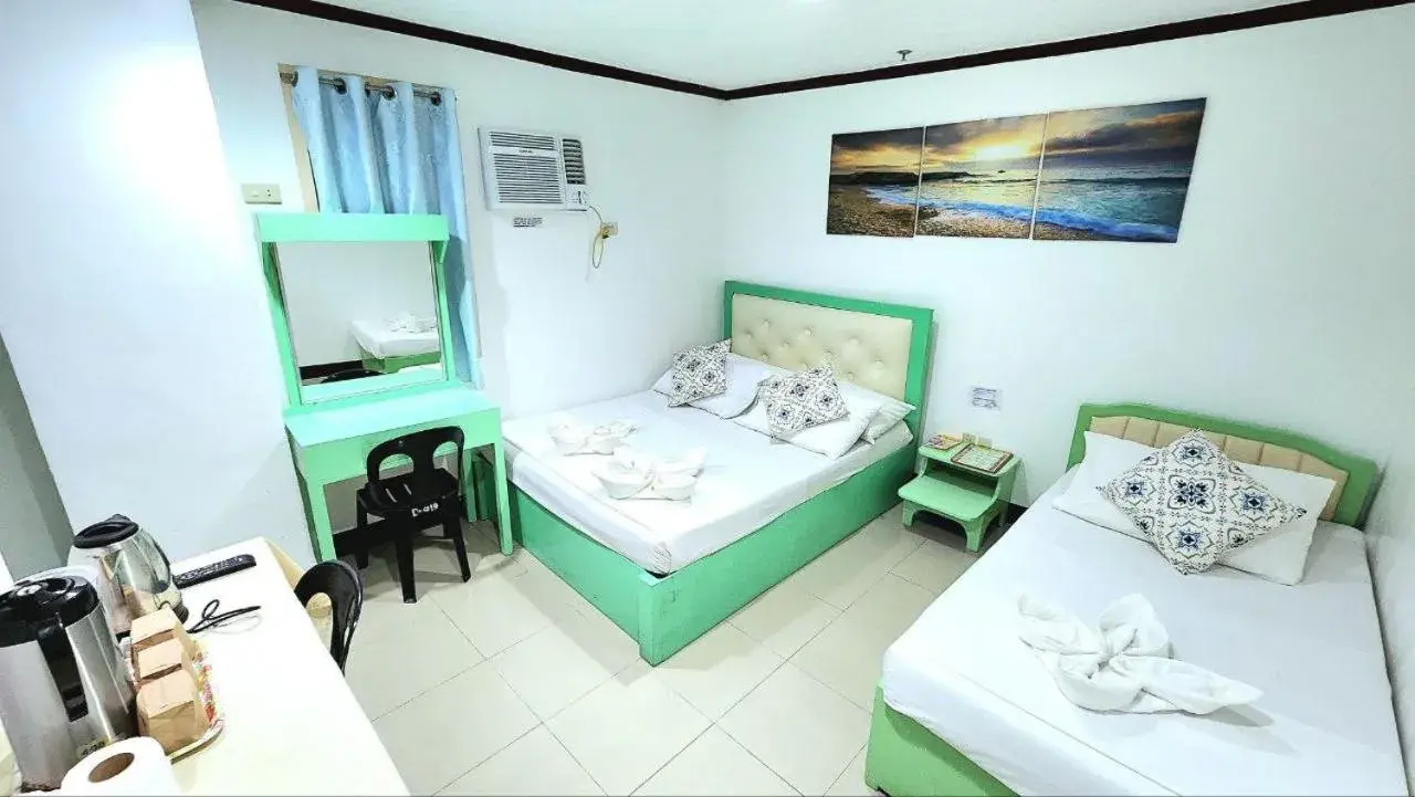 Triple Room in Demiren Hotel Triple Room in Demiren Hotel