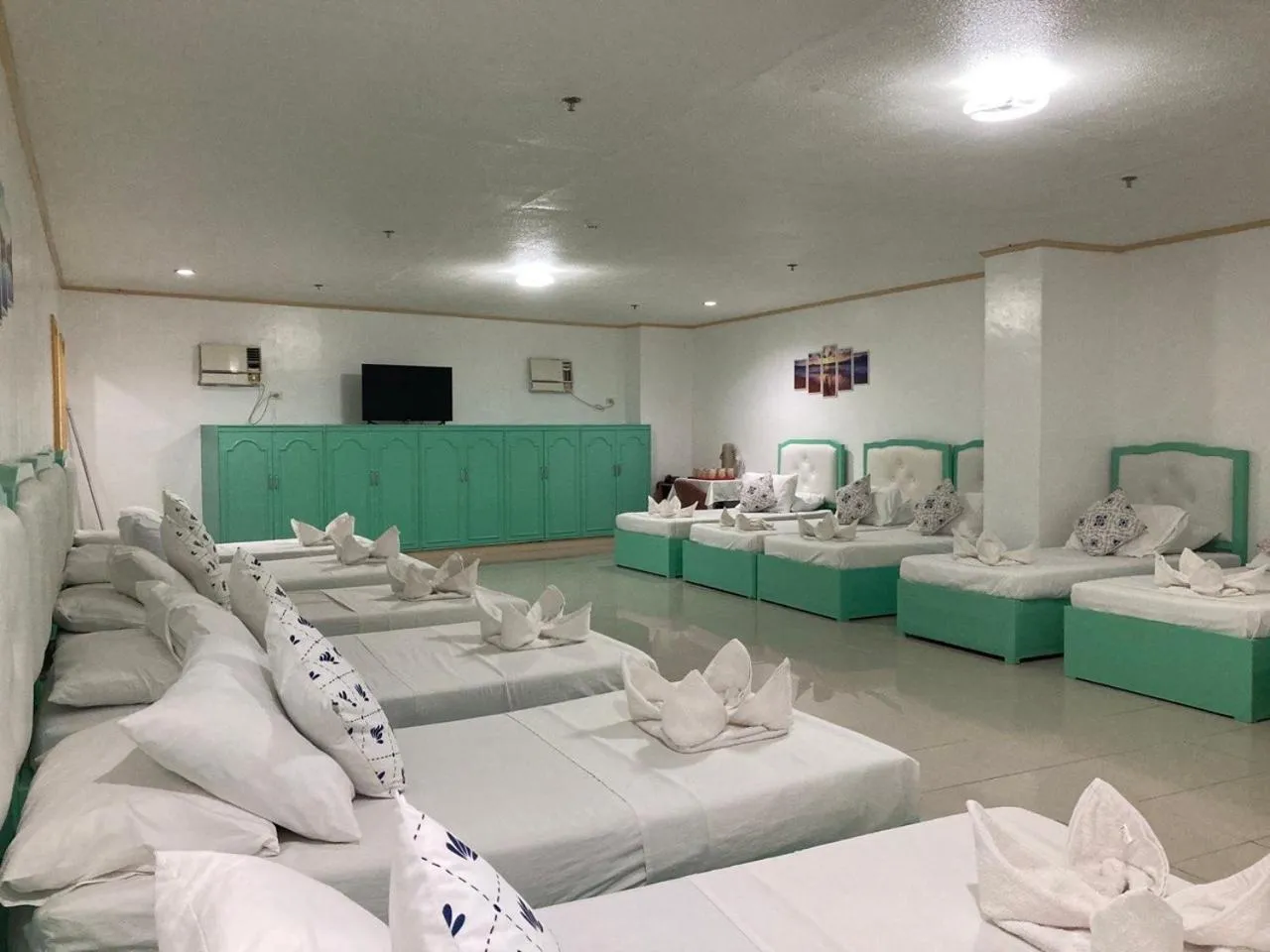 Bed in Demiren Hotel