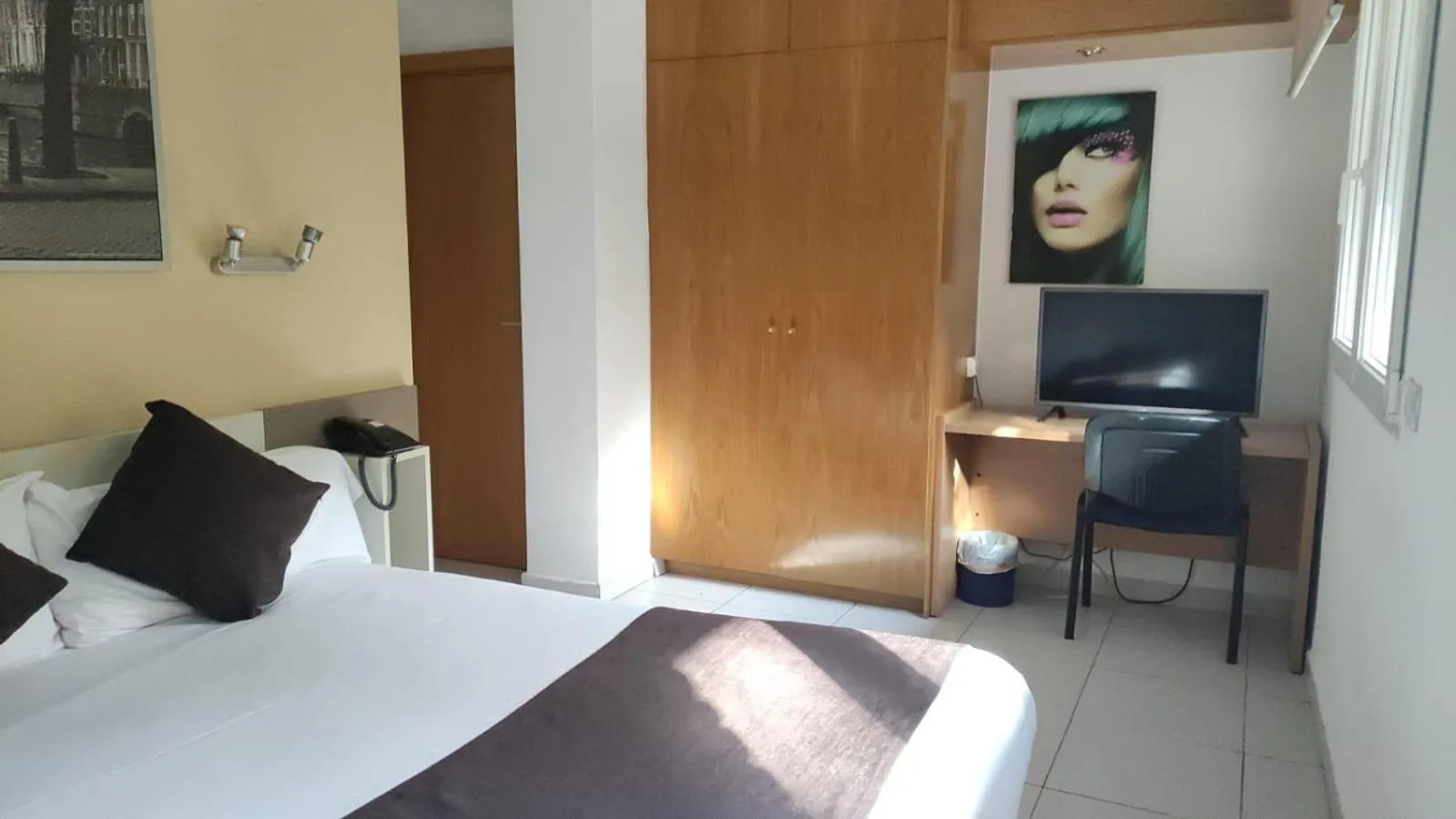 Photo of the whole room, Bed in Hotel Travessera