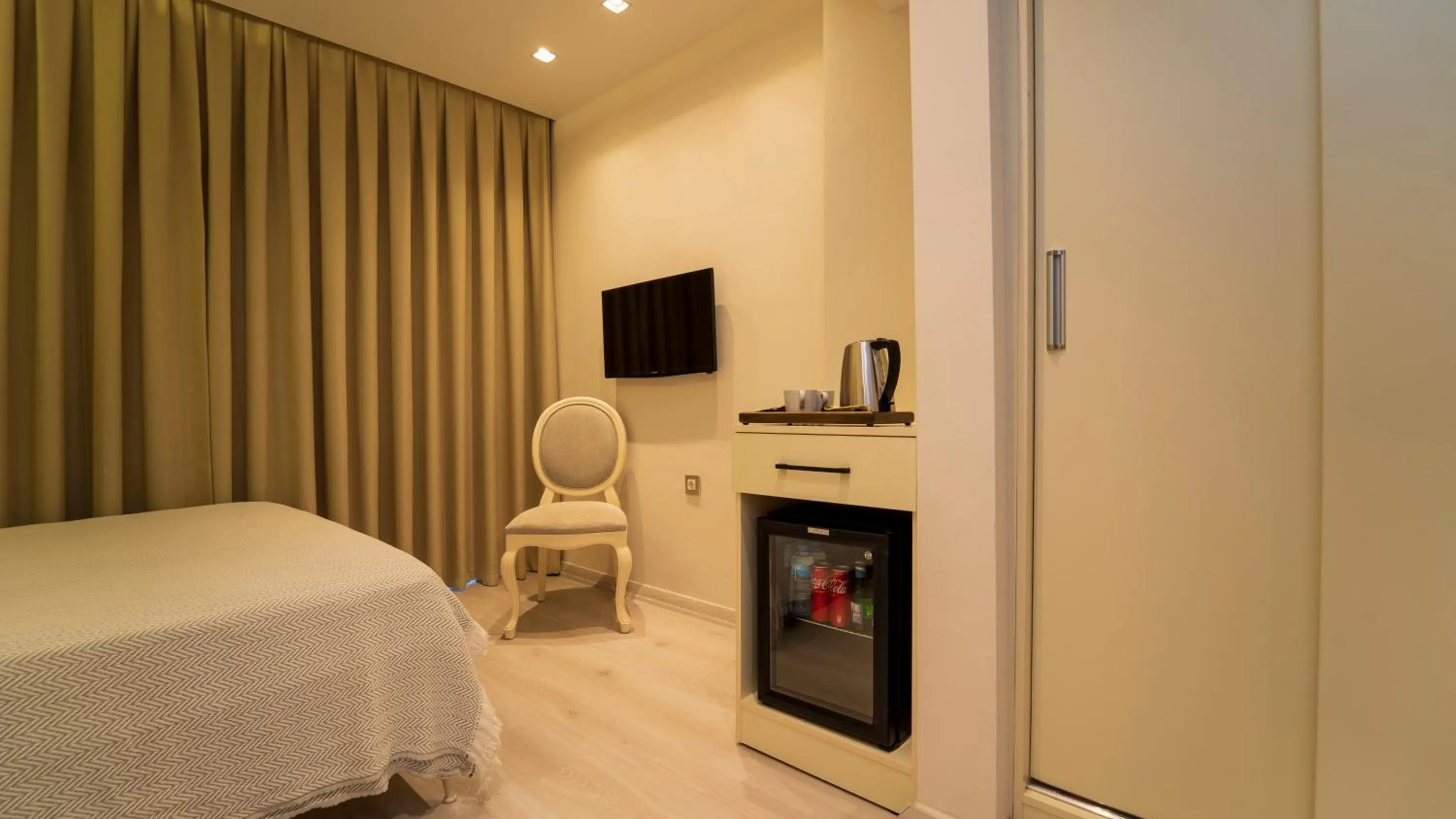 TV and multimedia, Bed in Rooms365