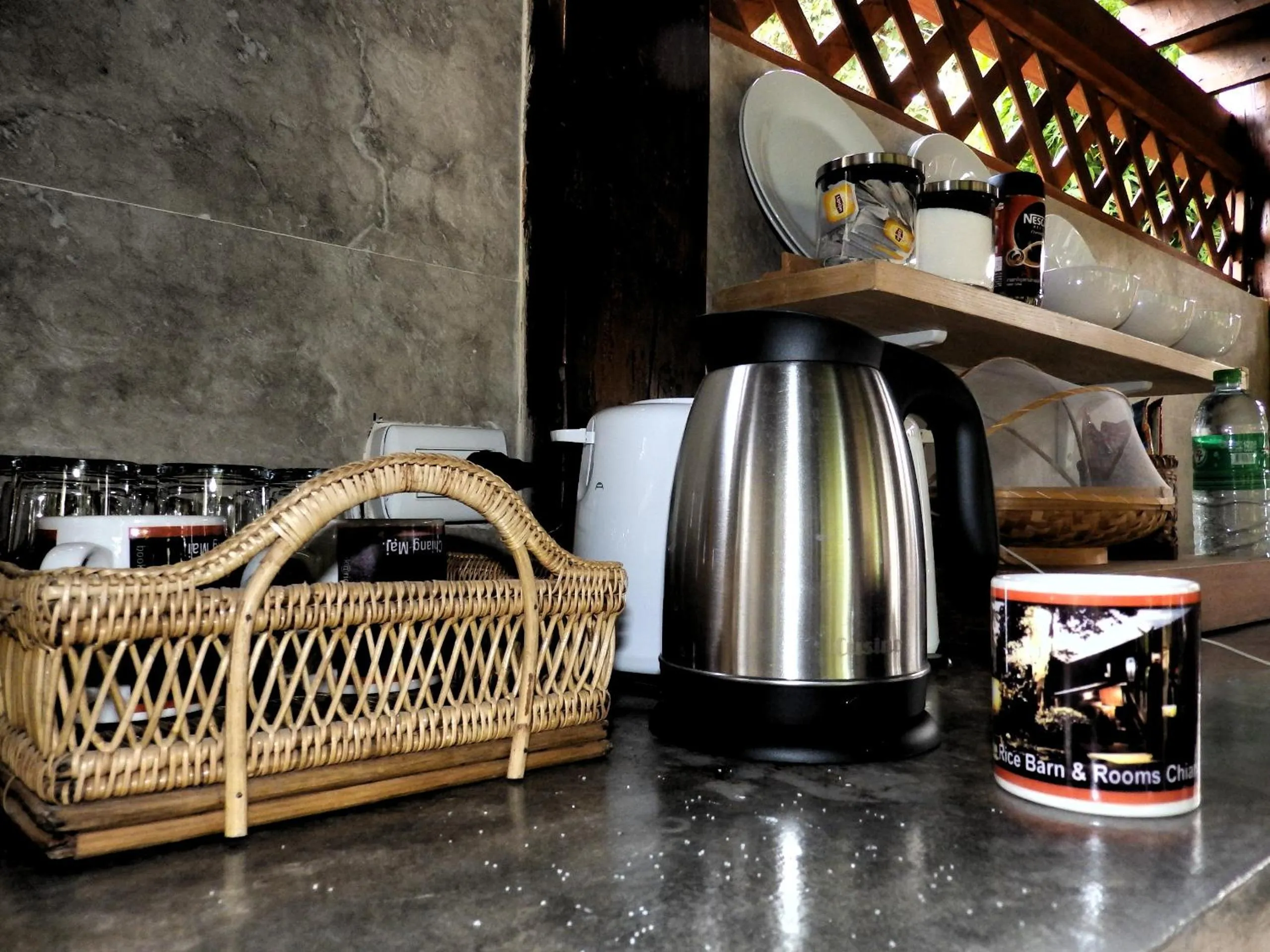 Coffee/tea facilities in Rice Barn And Rooms
