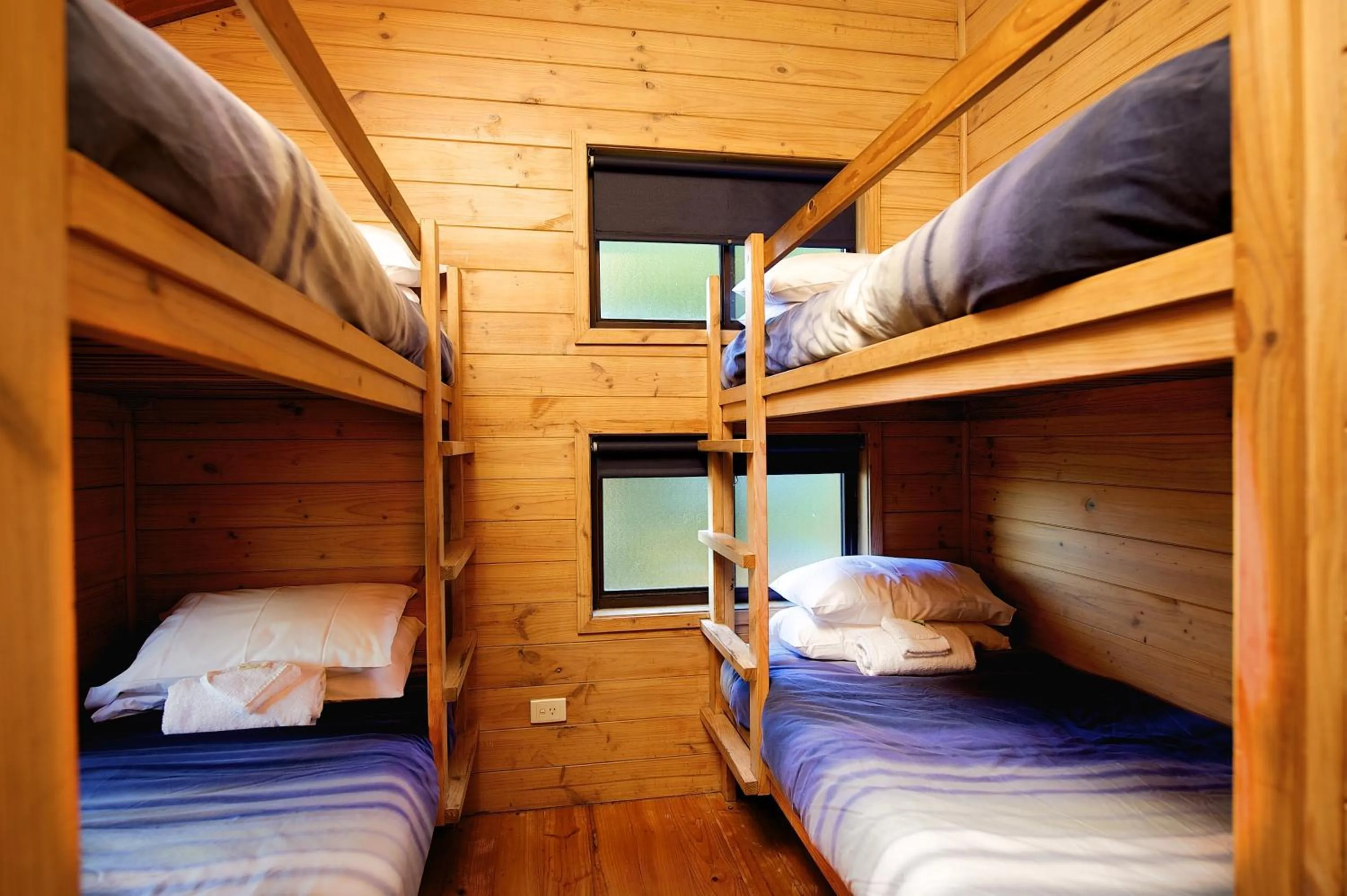 bunk bed, Bed in Lakes and Craters Holiday Park