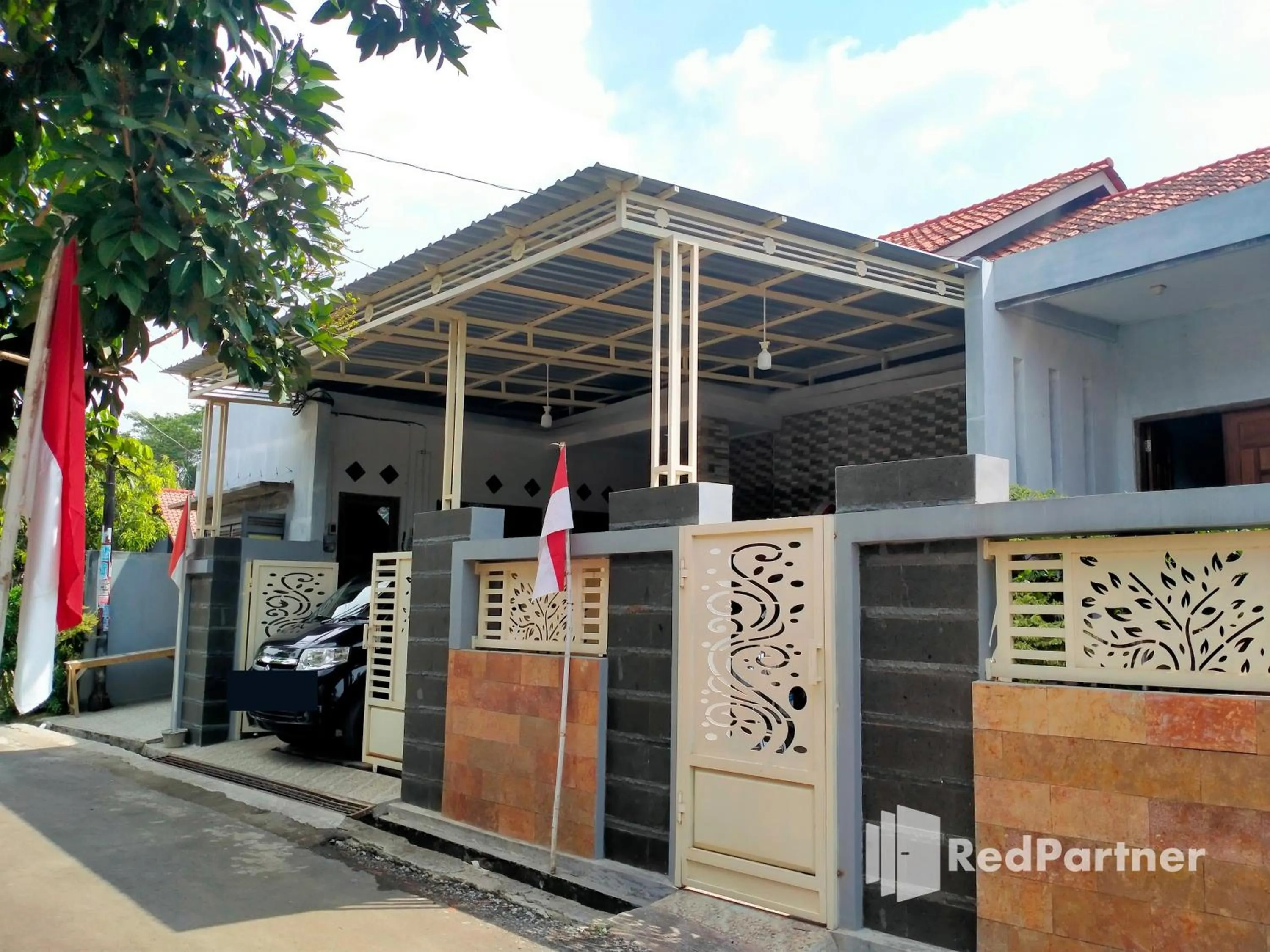 Property building in Navisha Guest House Syariah near Exit Tol Batang RedPartner