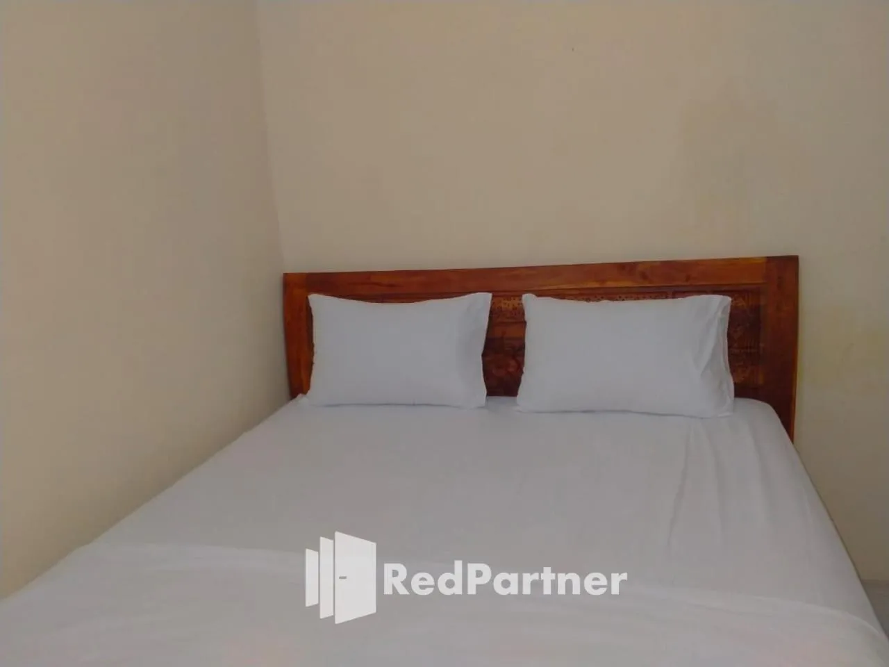 Bedroom, Bed in Navisha Guest House Syariah near Exit Tol Batang RedPartner