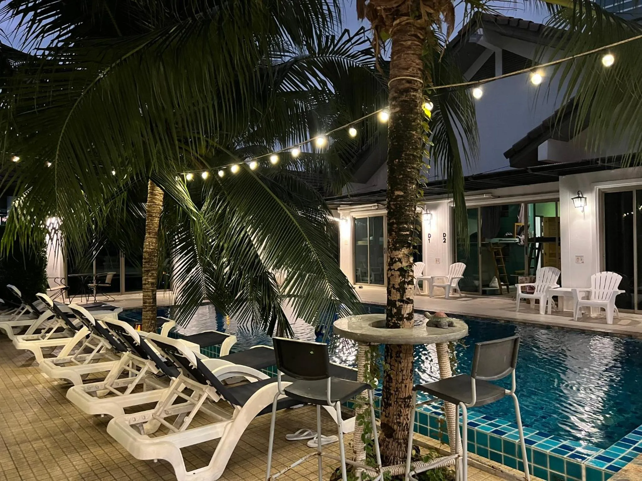 Pool view in The Snug Airportel - Phuket Airport