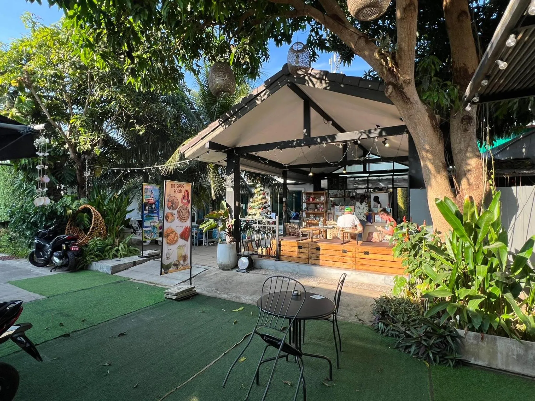 Lobby or reception in The Snug Airportel - Phuket Airport