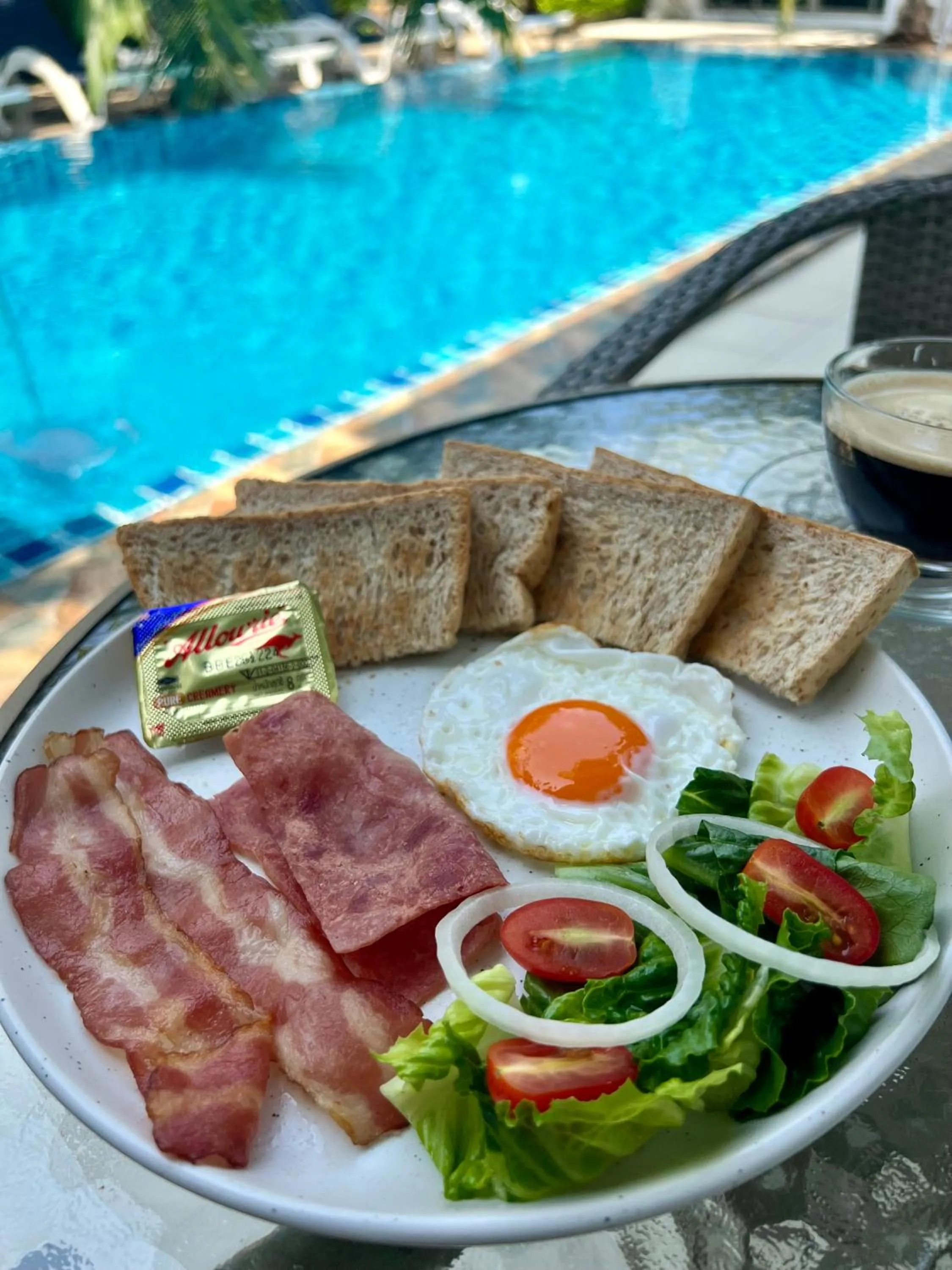 Pool view in The Snug Airportel - Phuket Airport