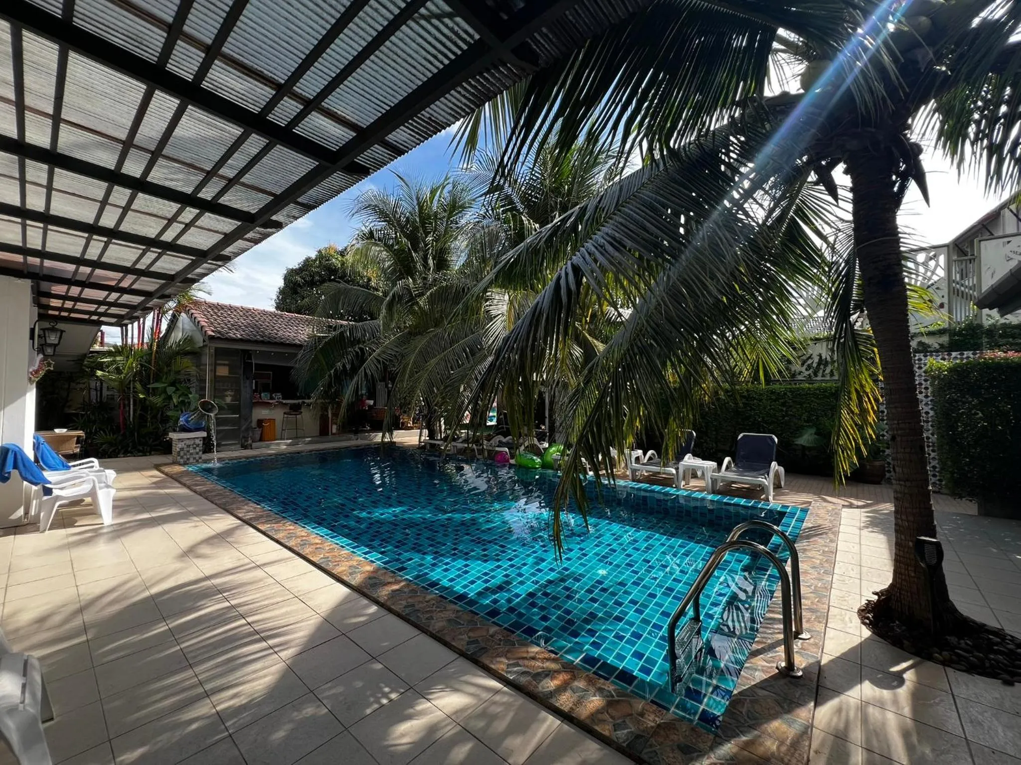 Pool view in The Snug Airportel - Phuket Airport