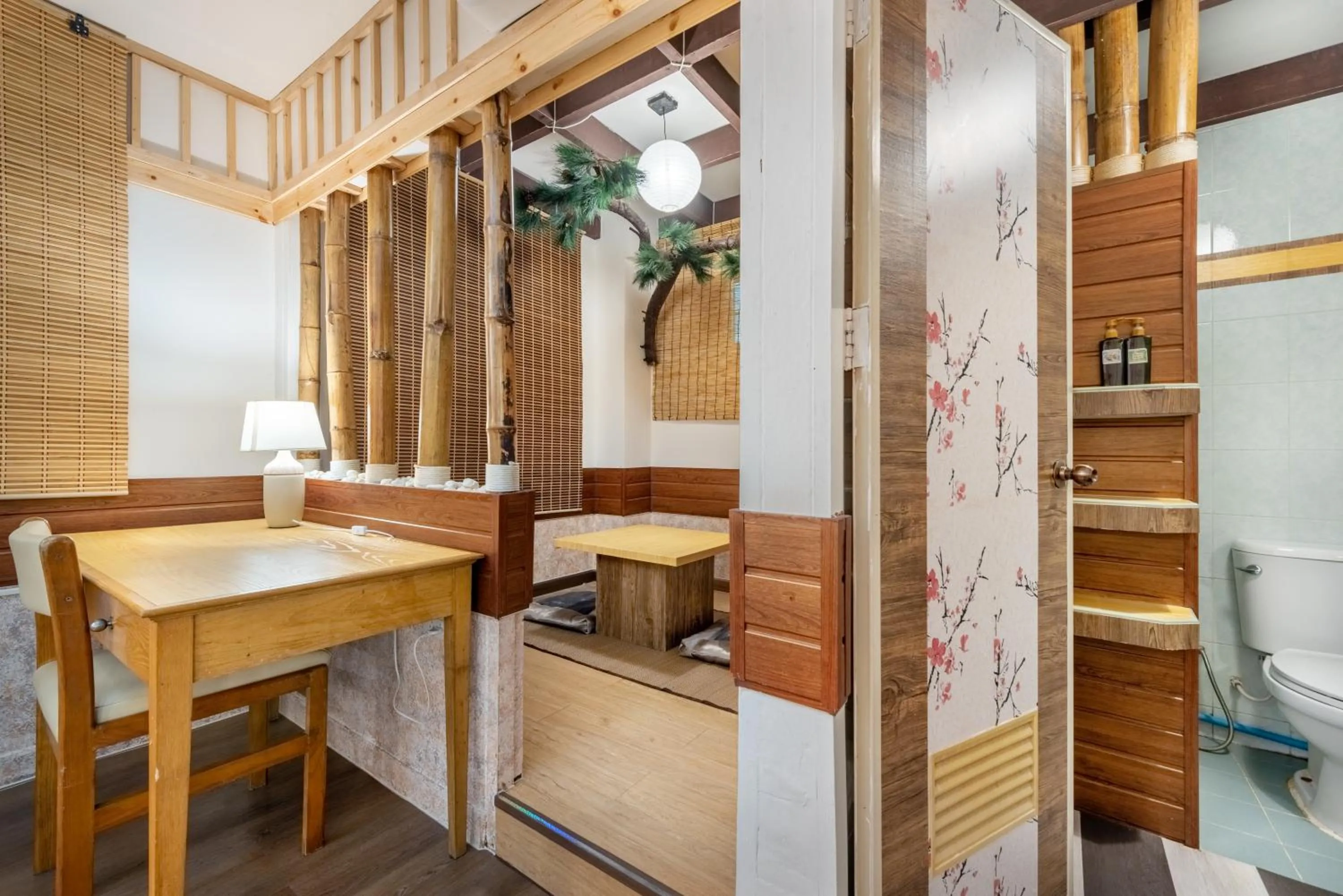 Toilet in โรงแรมชิบะรูม นครราชสีมา เซ็นทรัลโคราช