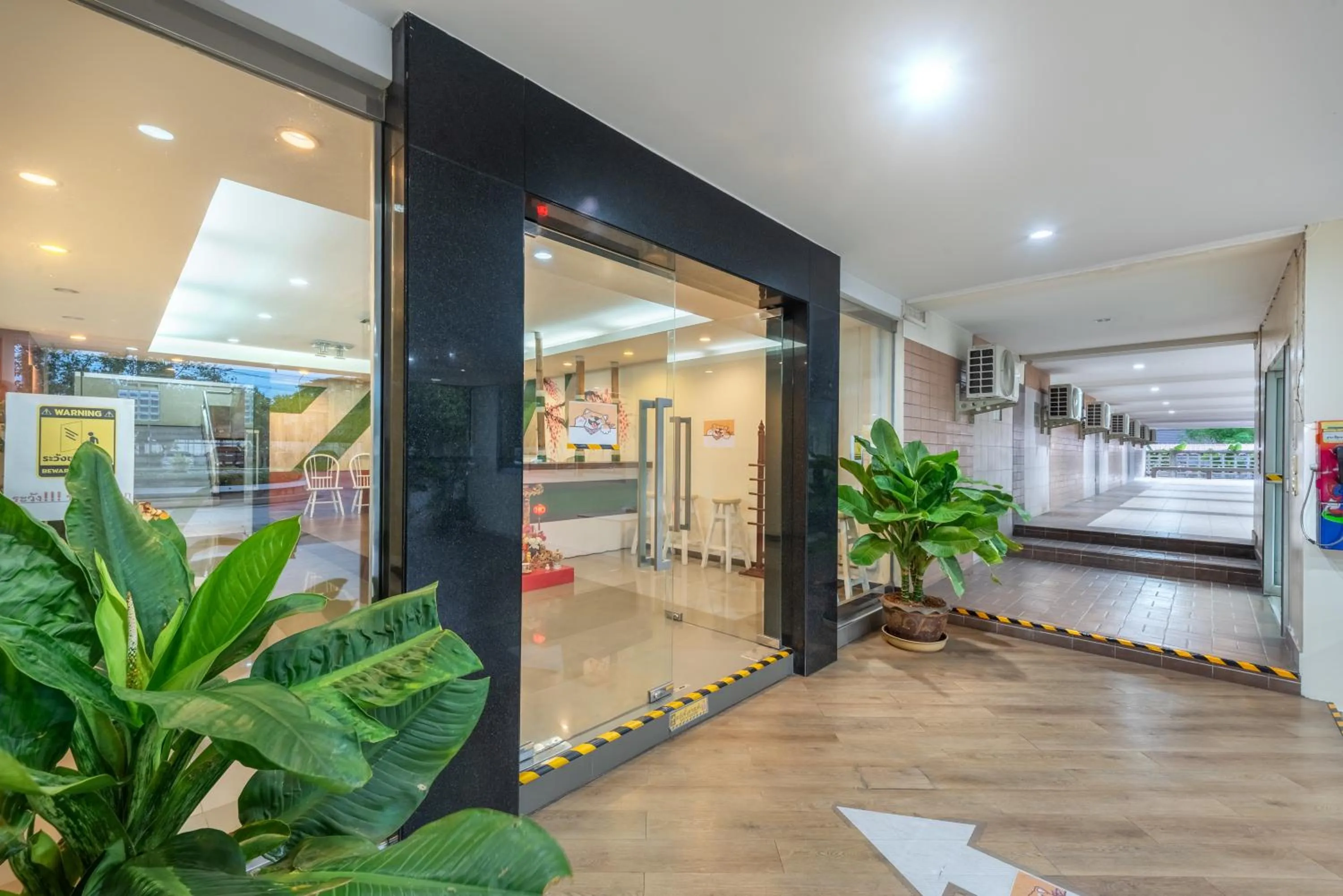 Lobby or reception in โรงแรมชิบะรูม นครราชสีมา เซ็นทรัลโคราช