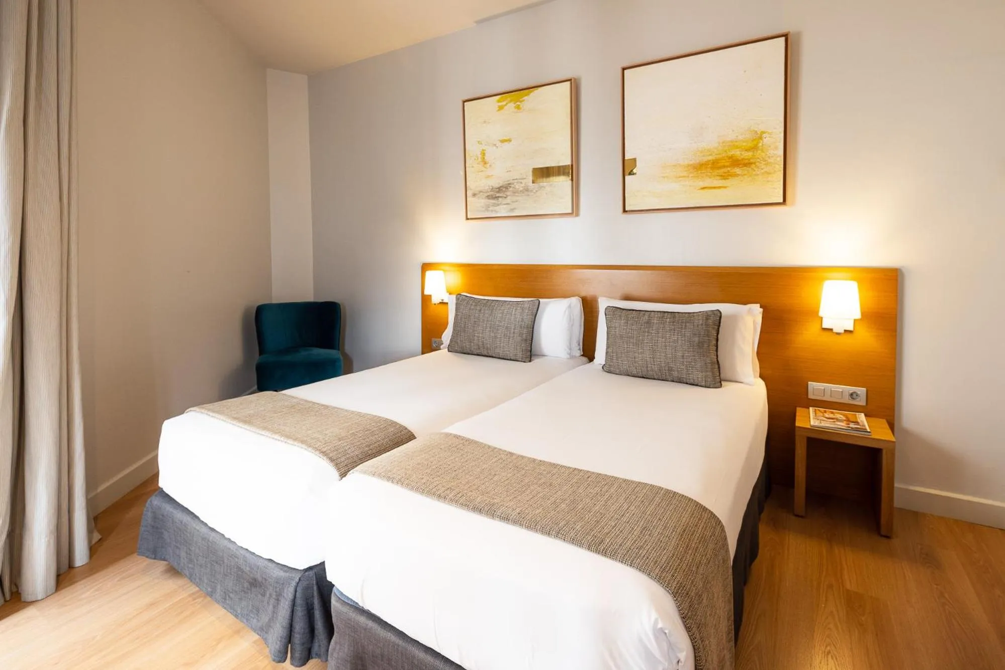 Photo of the whole room, Bed in Arc La Rambla