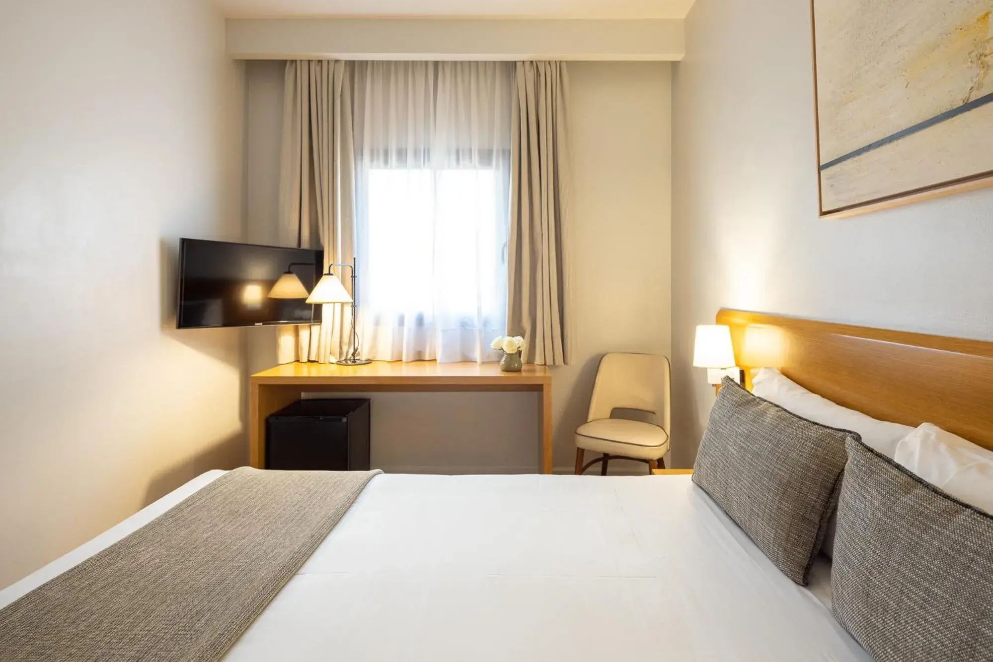 Small Double Room in Arc La Rambla Small Double Room in Arc La Rambla