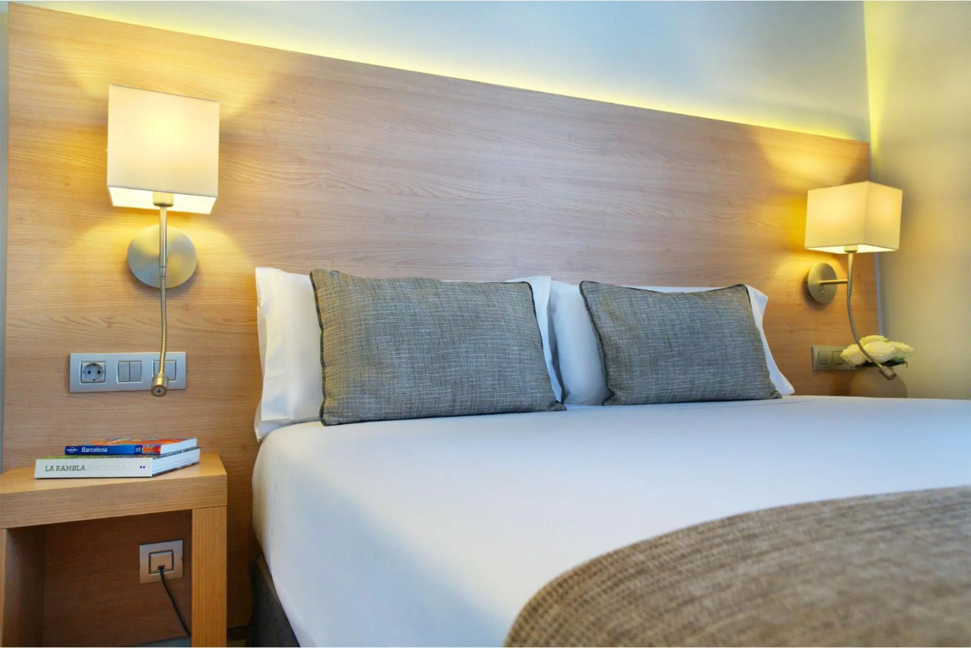 Photo of the whole room, Bed in Arc La Rambla