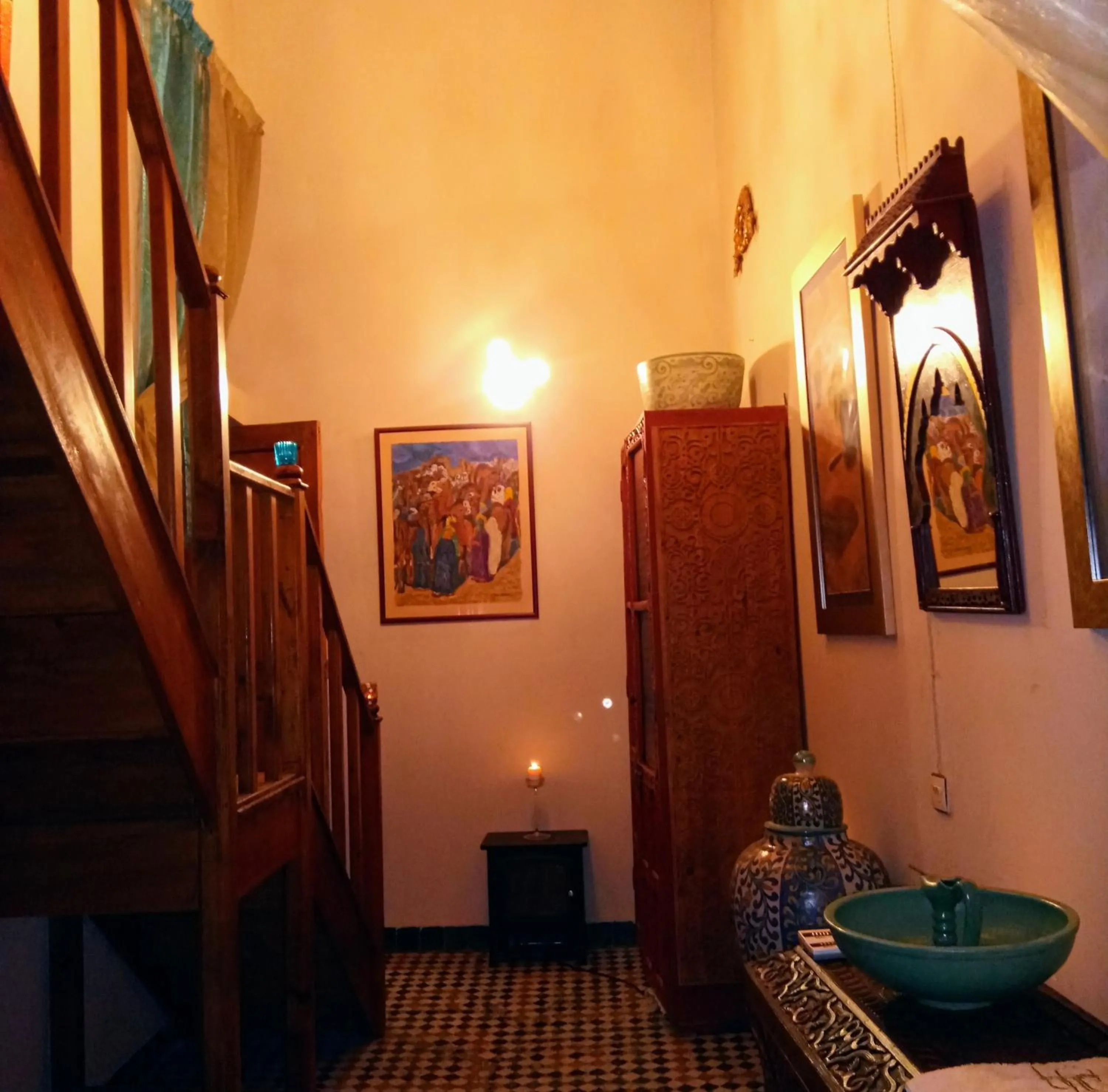 Communal lounge/ TV room, TV/Entertainment Center in Riad Rchacha