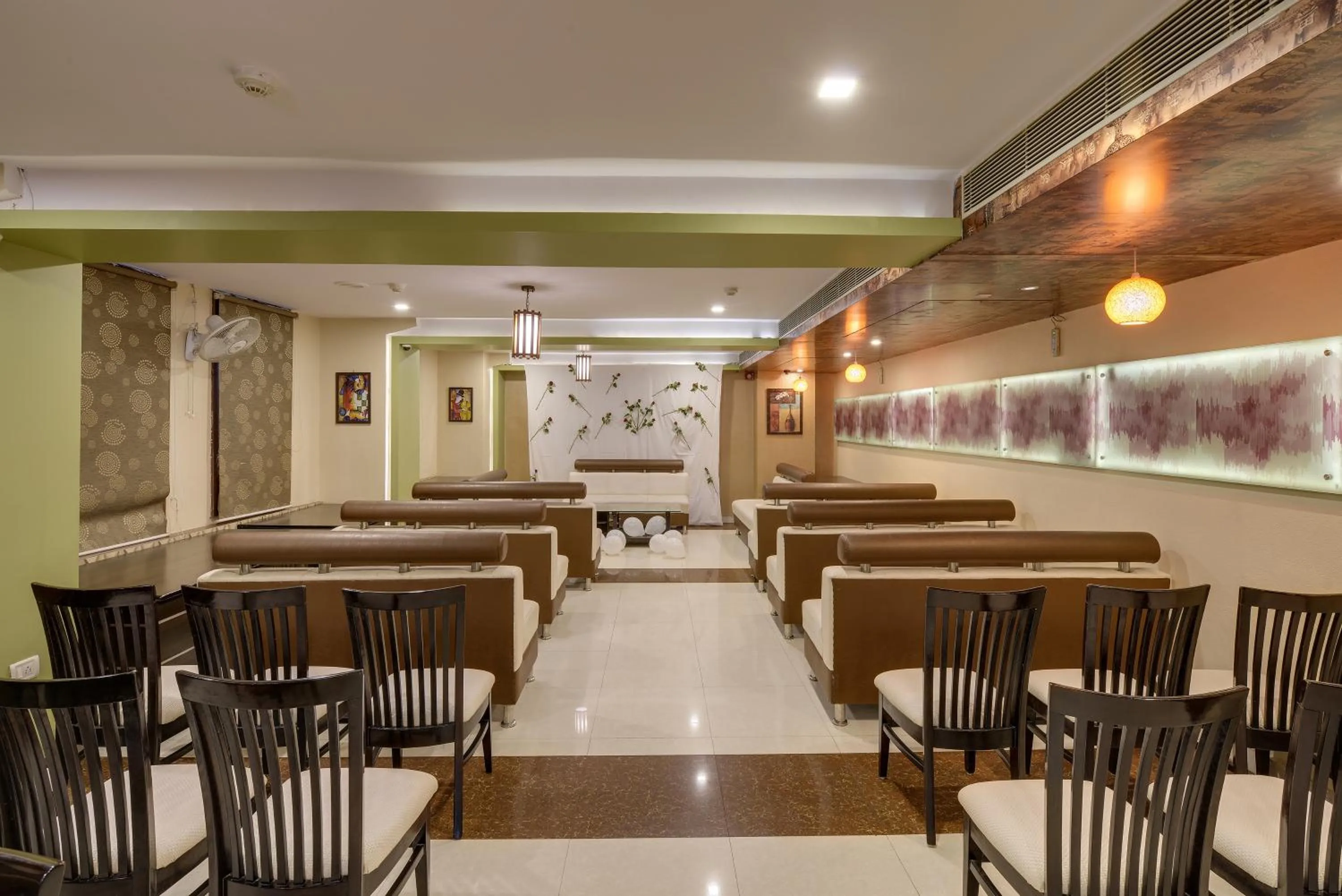 Restaurant/places to eat in The Royal Melange Beacon