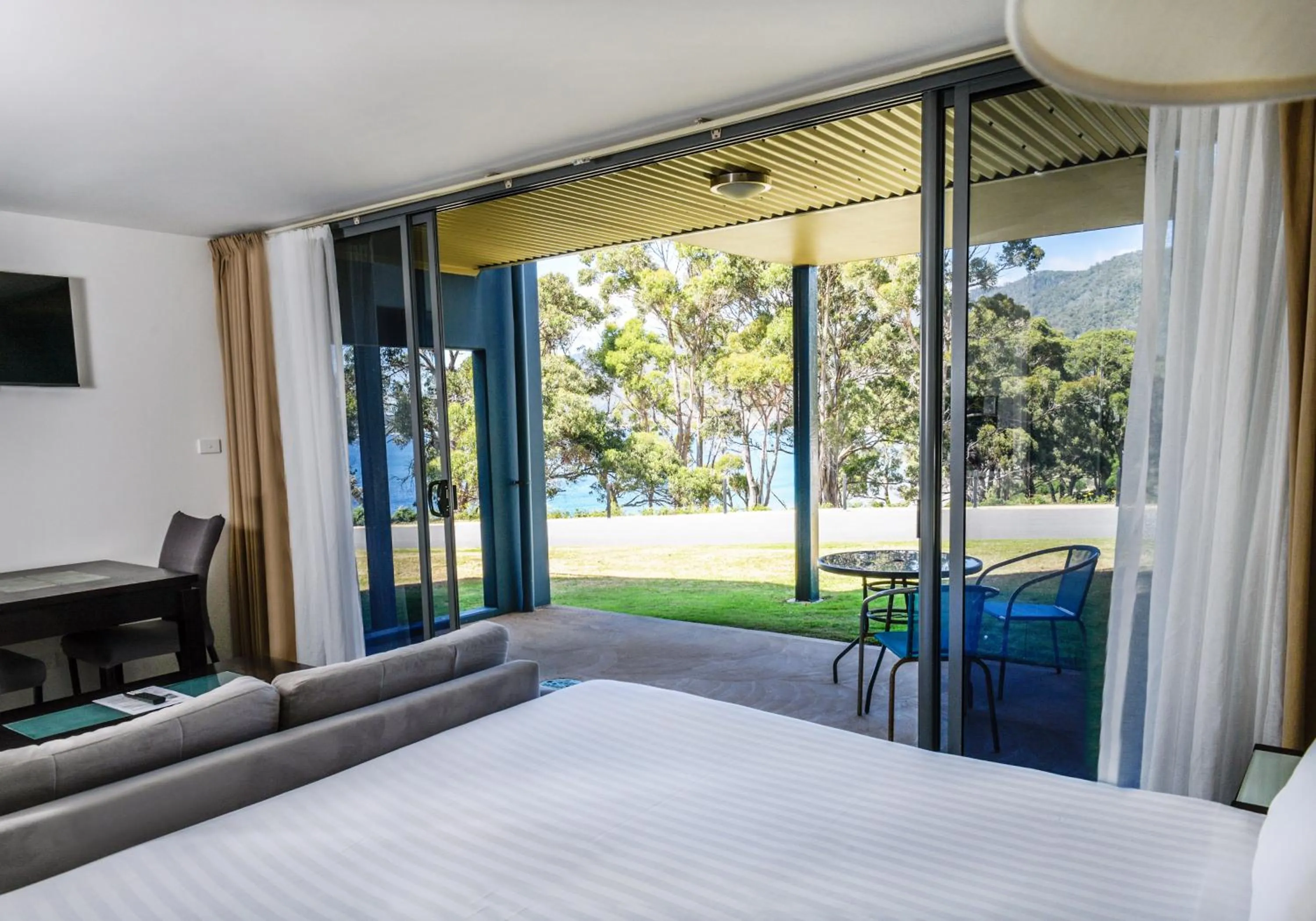 Studio King Apartment with Ocean View in Lufra Hotel and Apartments