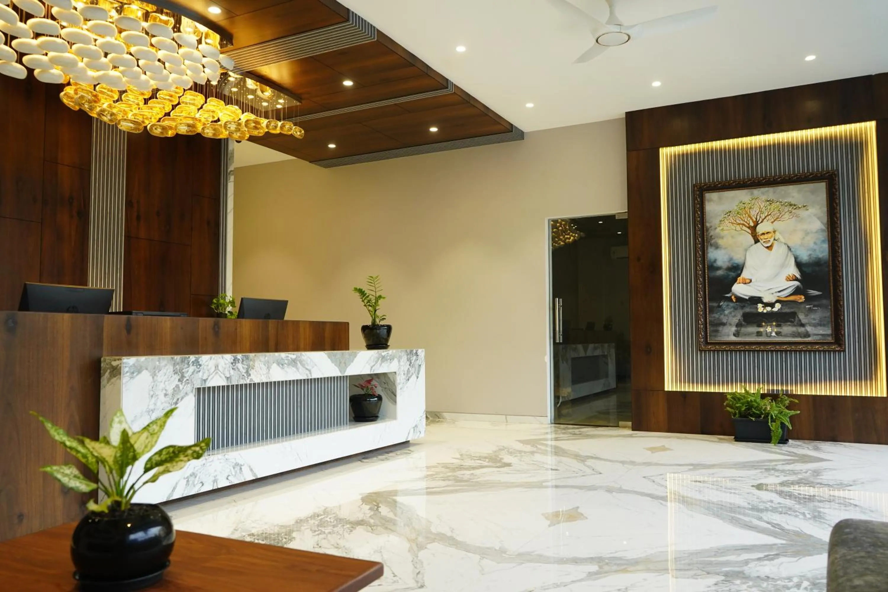 Lobby or reception in Alaukik Hotel