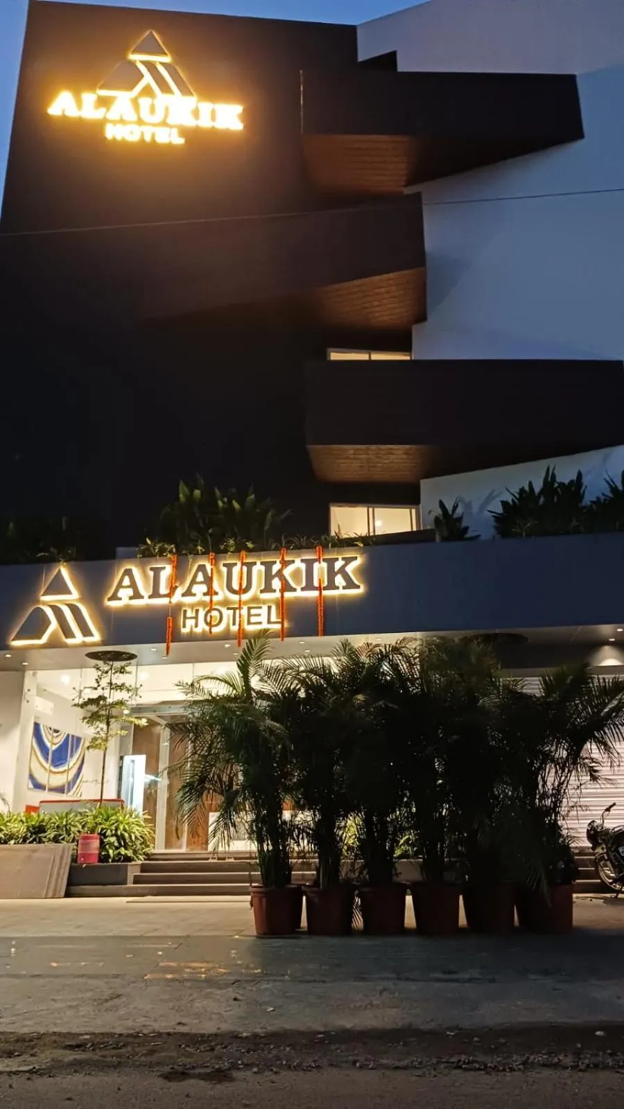 Property building in Alaukik Hotel