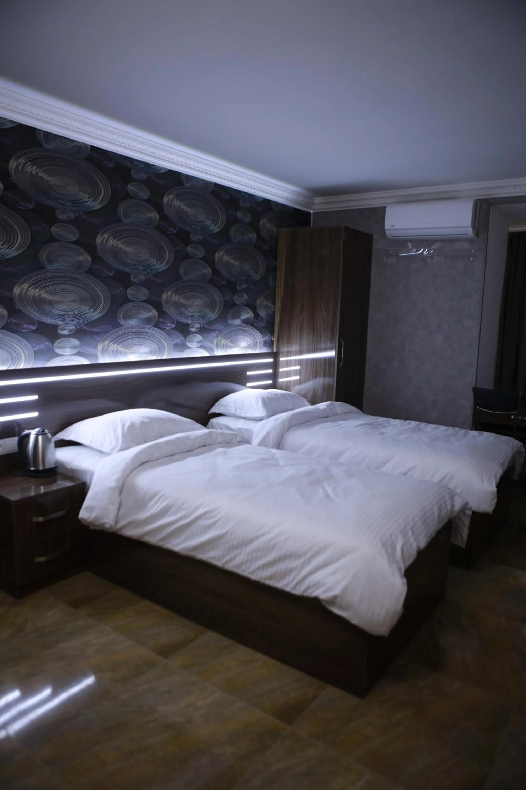 Bed in Opera Avenue Hotel